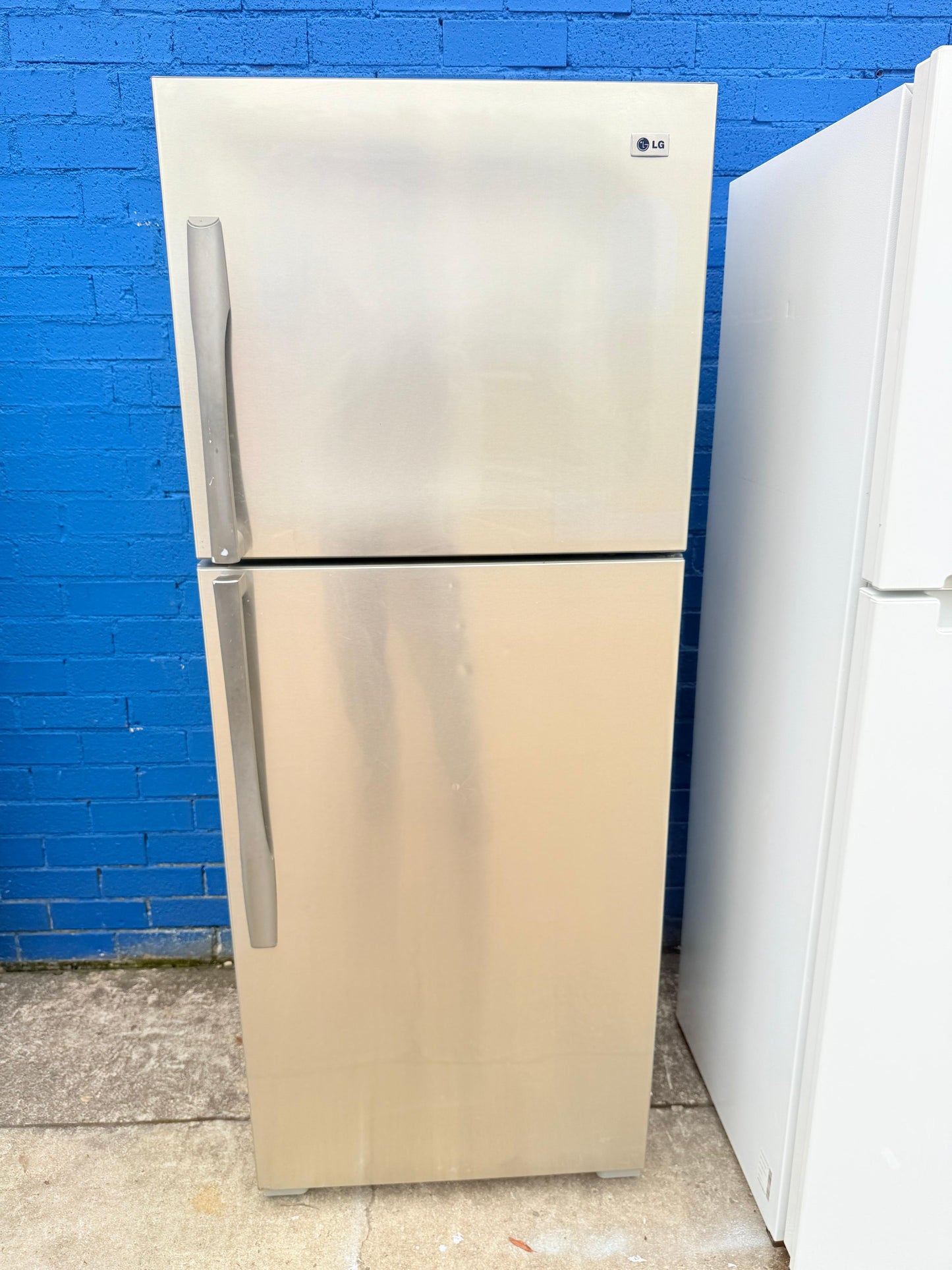 **LG 442 LITRES FRIDGE FREEZER**