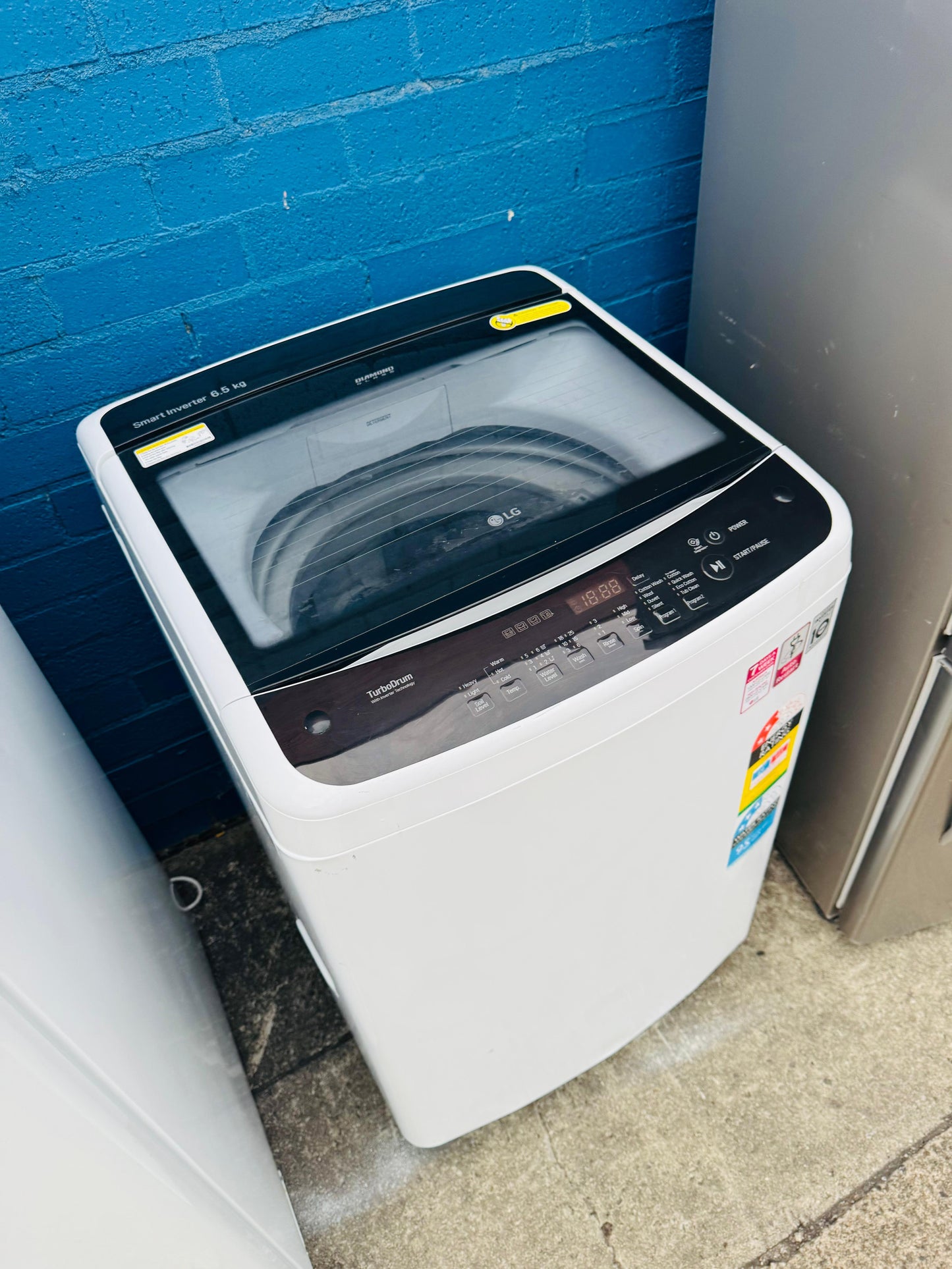 **LG 6.5 KGS TOP LOADER WASHING MACHINE**✅