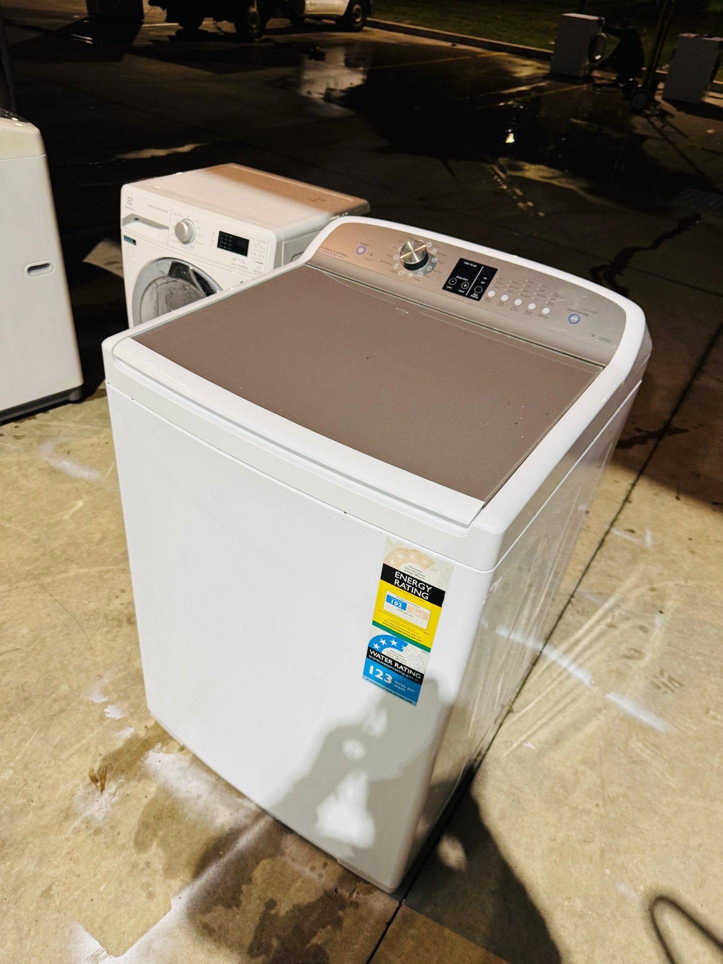 **FISHER & PAYKEL 10KGS TOP LOADER WASHING MACHINE**