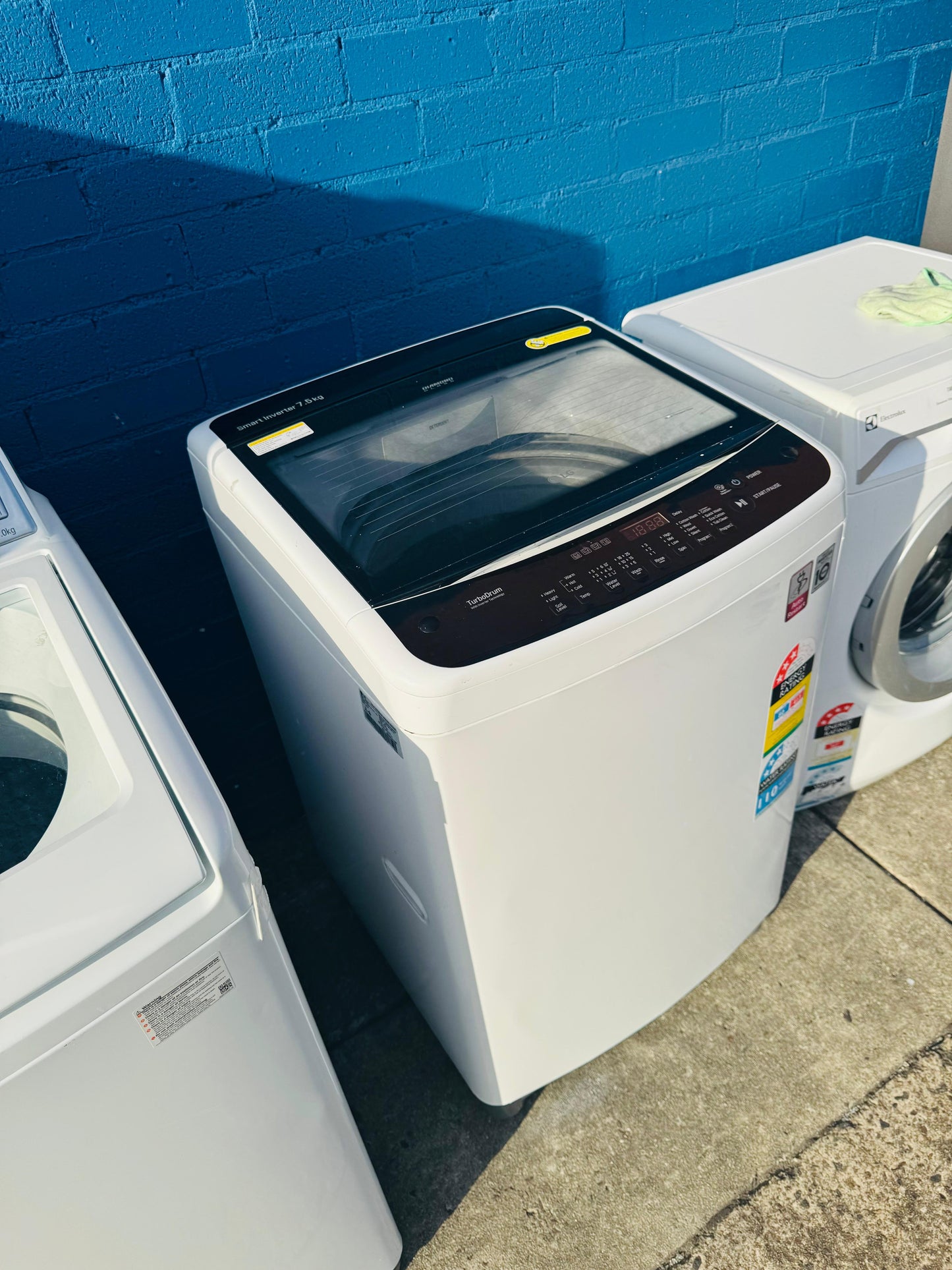 **LG 7.5 KGS TOP LOADER WASHING MACHINE**✅