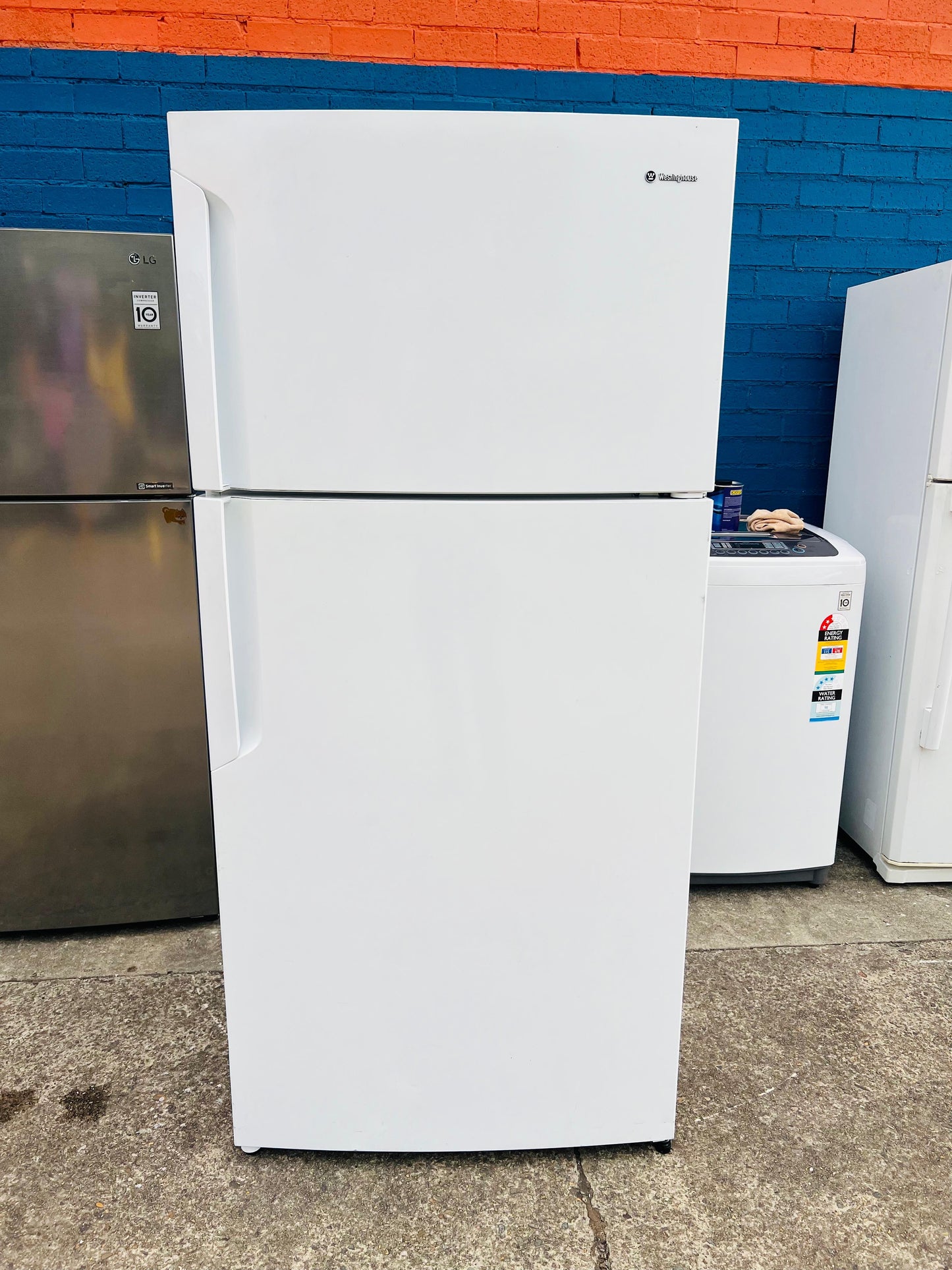 **WESTINGHOUSE 538 LITRES FRIDGE FREEZER**