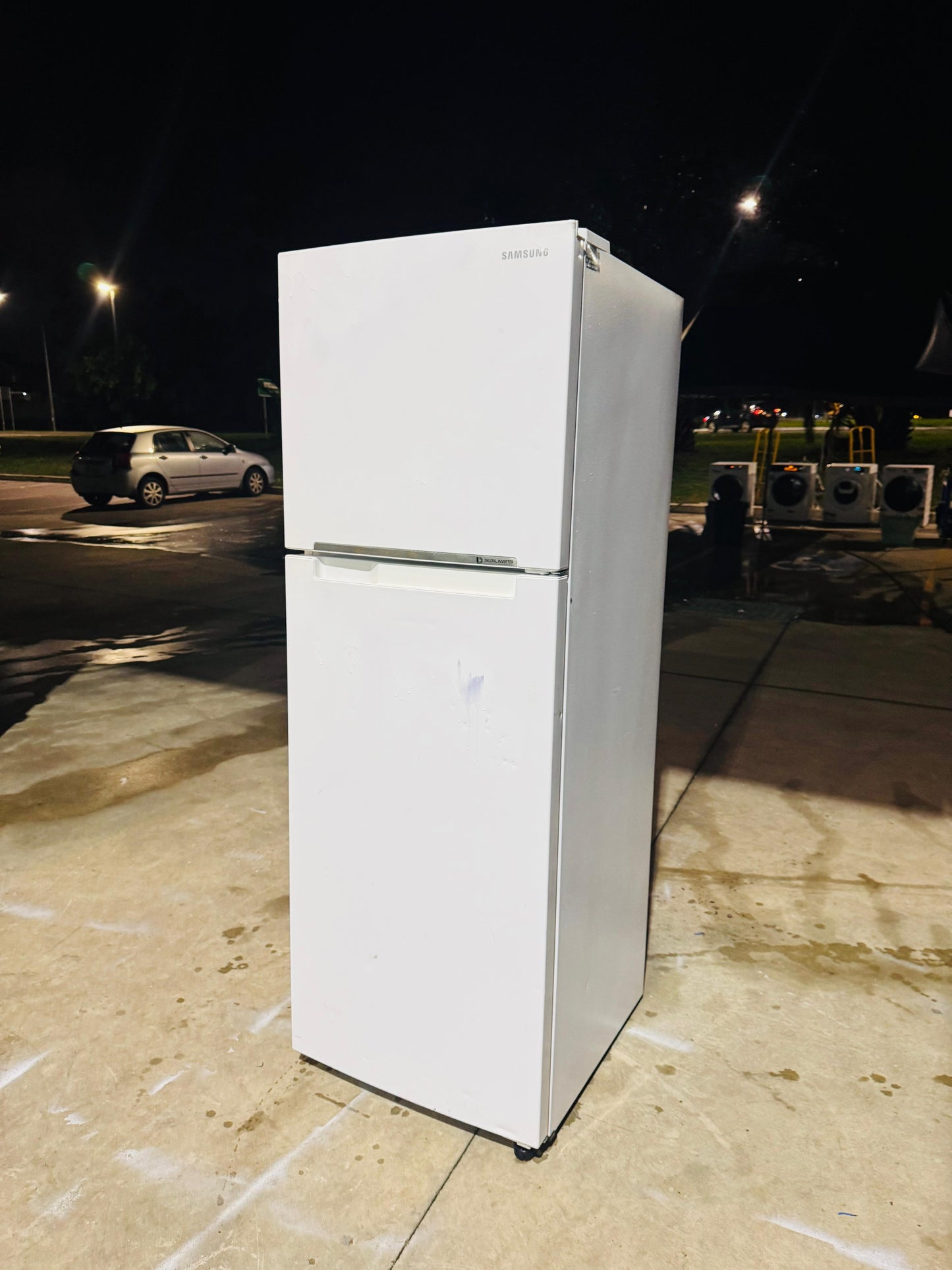 **SAMSUNG 341 LITRES FRIDGE FREEZER**