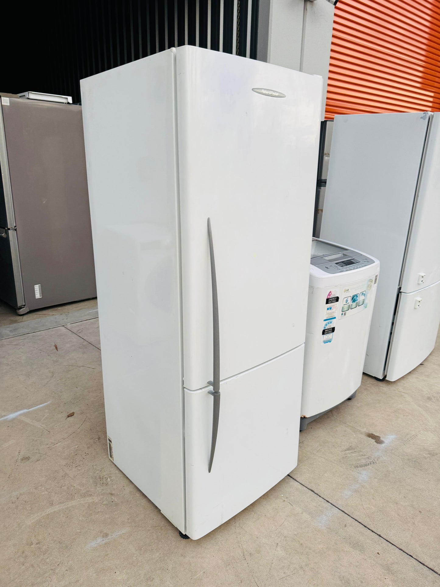 **FISHER & PAYKEL 403 LITRES FRIDGE FREEZER**