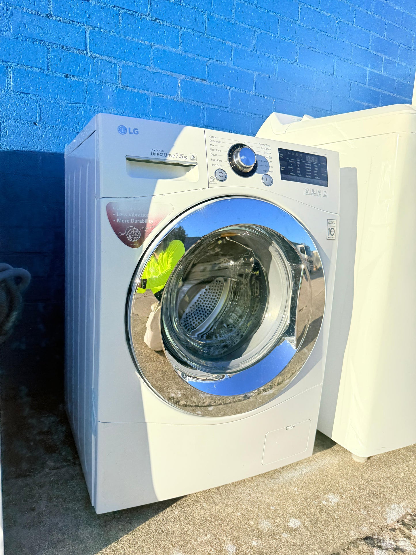 **LG 7.5KGS FRONT LOADER WASHING MACHINE**