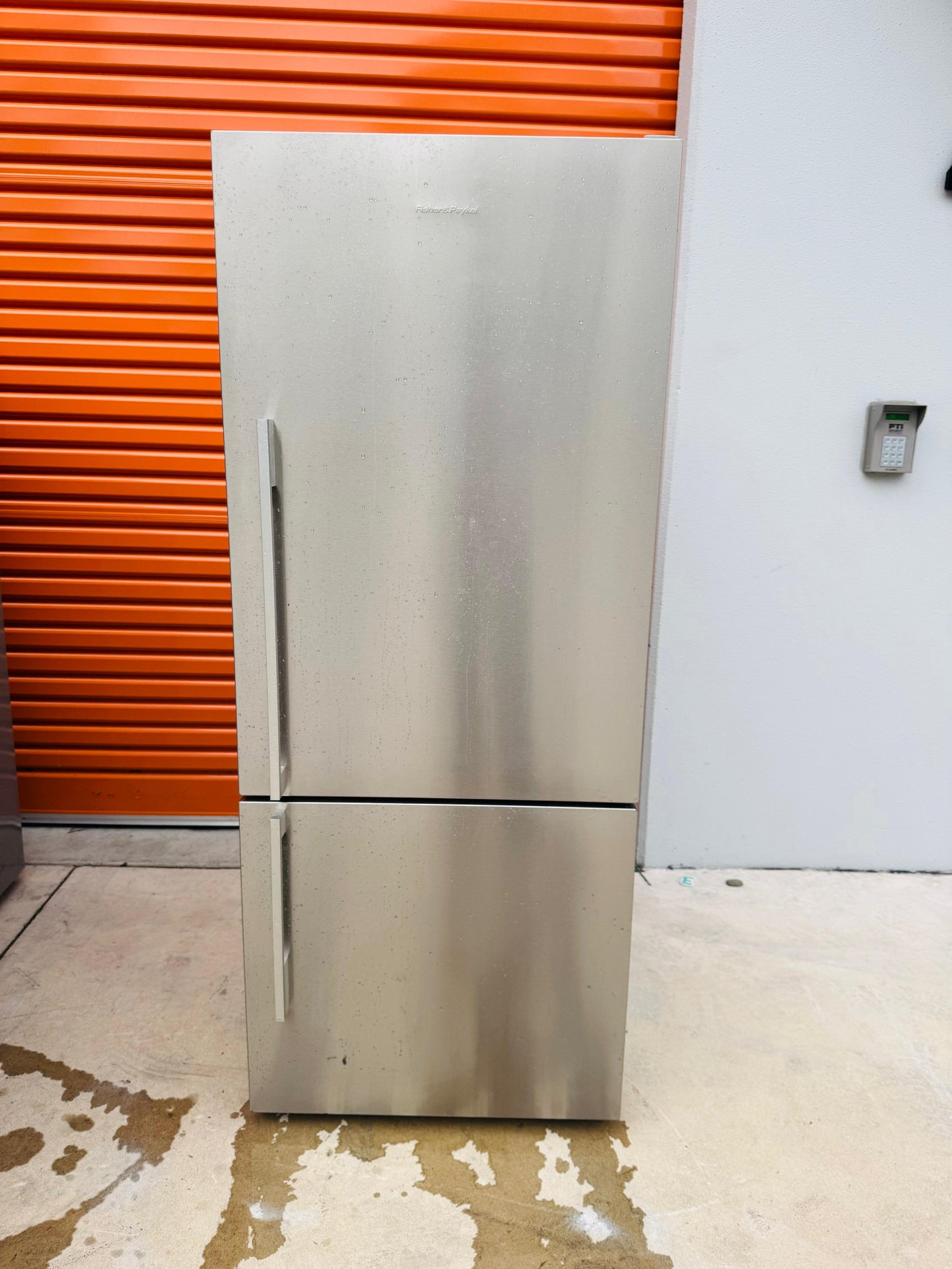 **FISHER & PAYKEL 442 LITRES FRIDGE FREEZER**