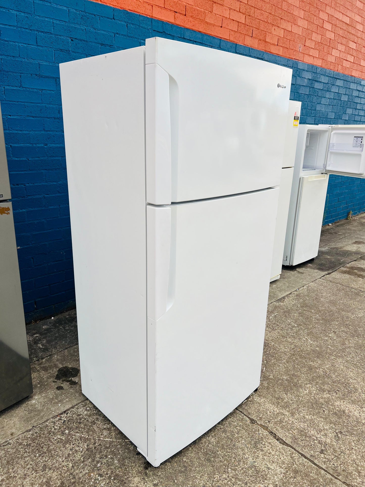 **WESTINGHOUSE 538 LITRES FRIDGE FREEZER**