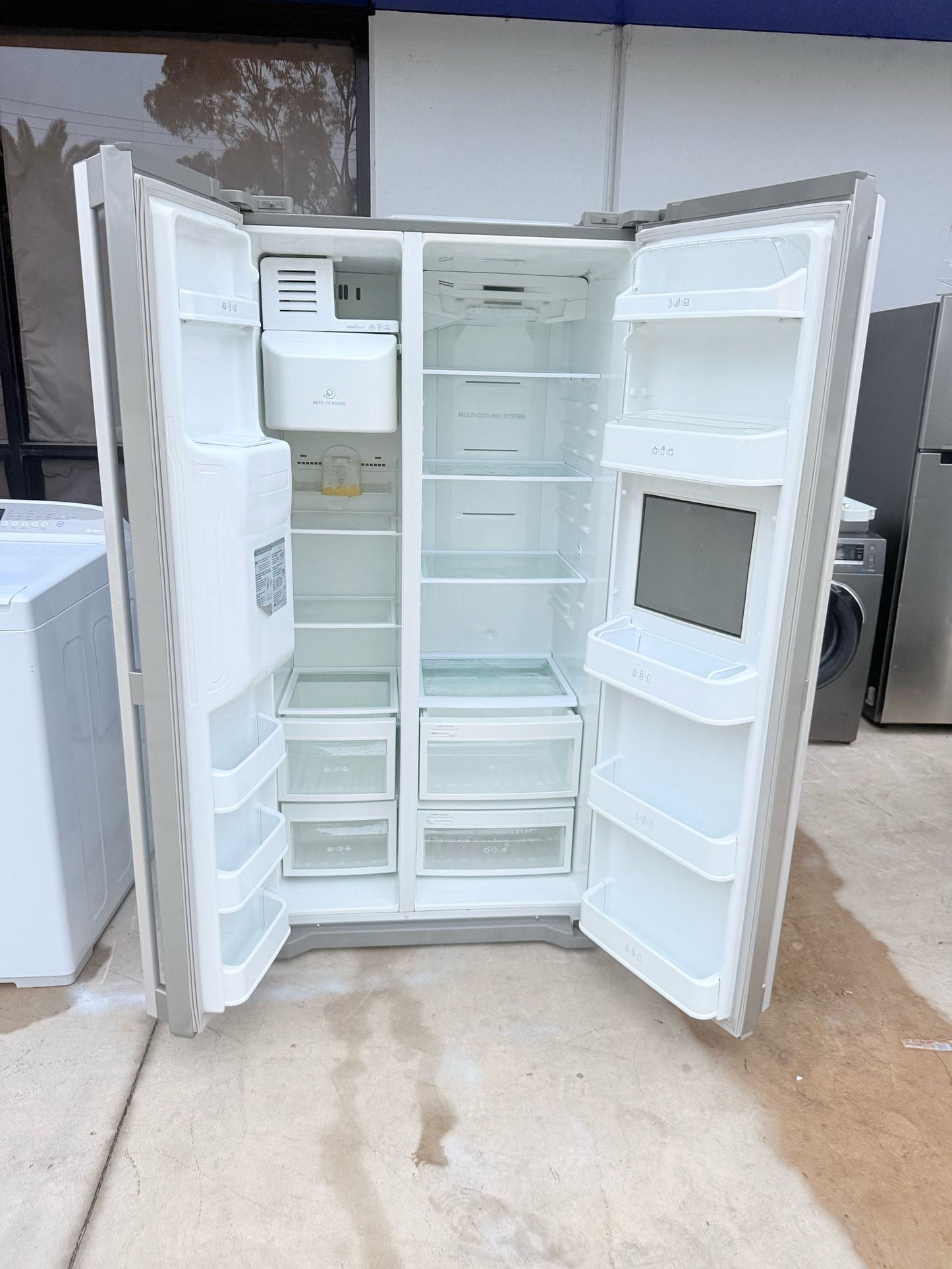 **LG SIDE BY SIDE 567 LITRES FRIDGE FREEZER**