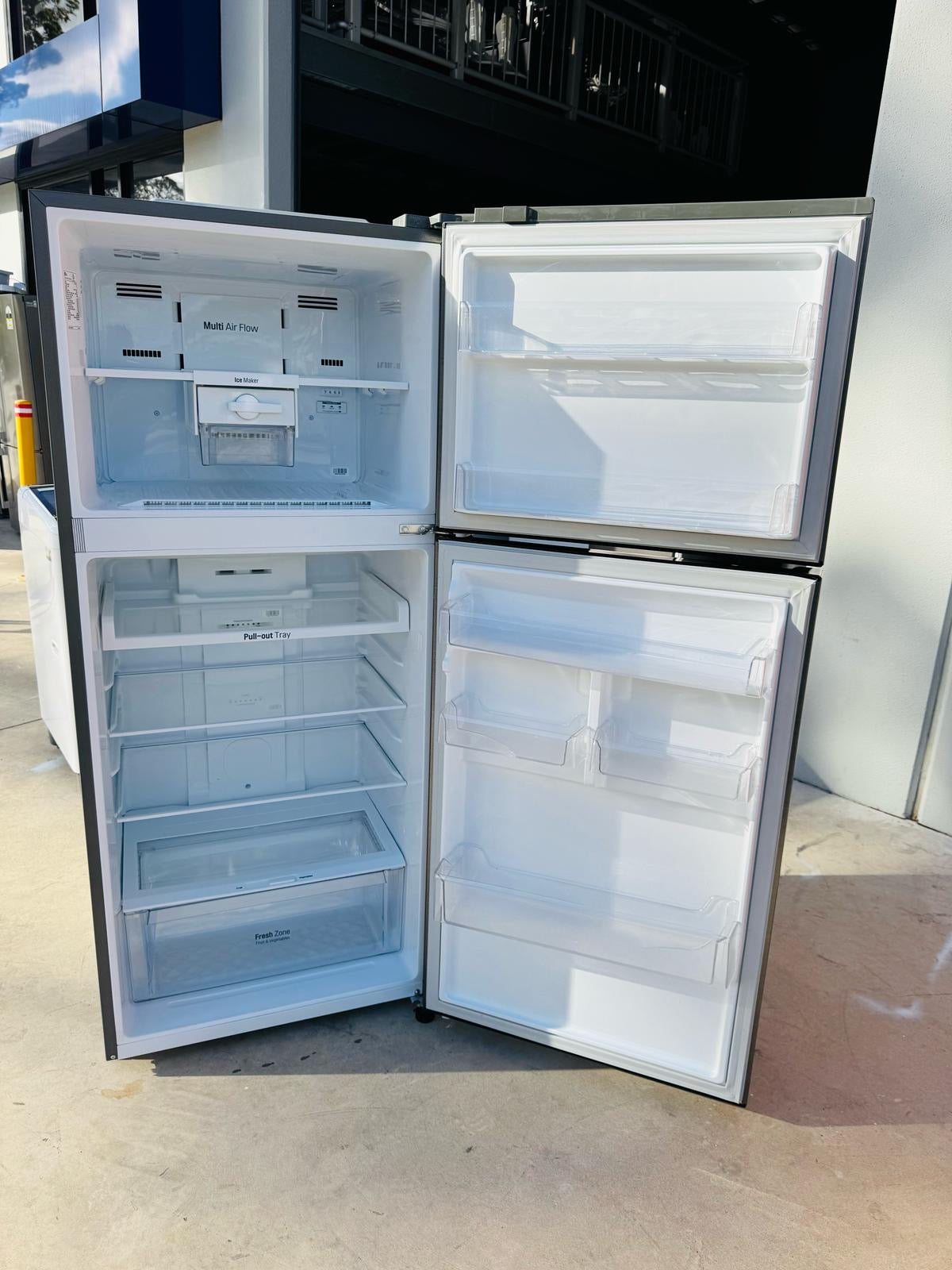 **LG 427 LITRES FRIDGE FREEZER**