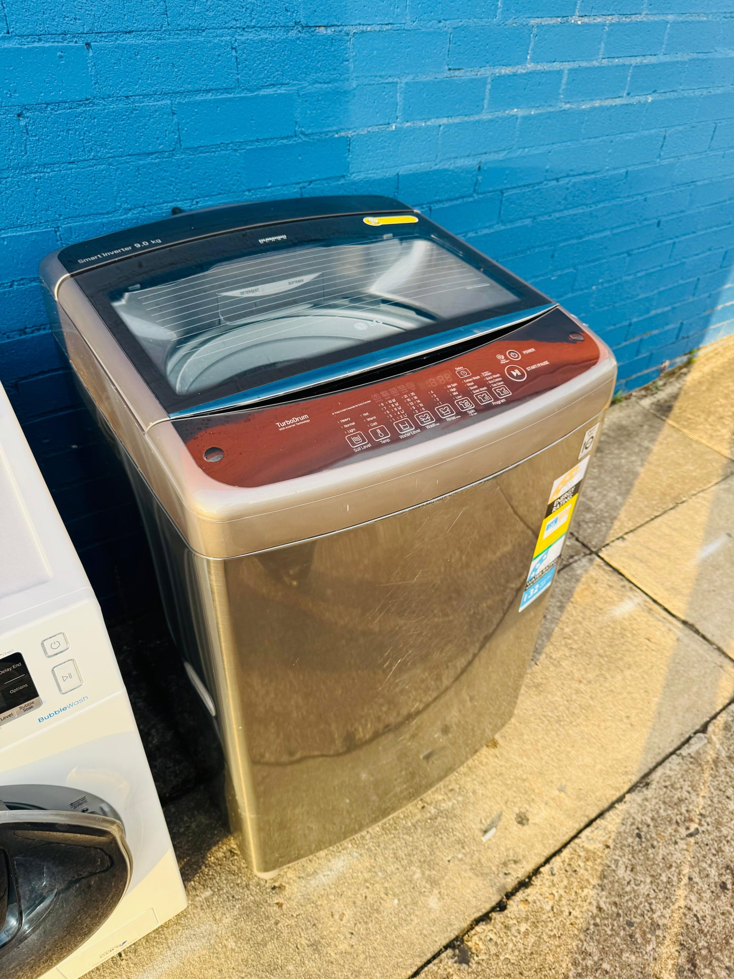 **LG 9KGS TOP LOADER WASHING MACHINE**