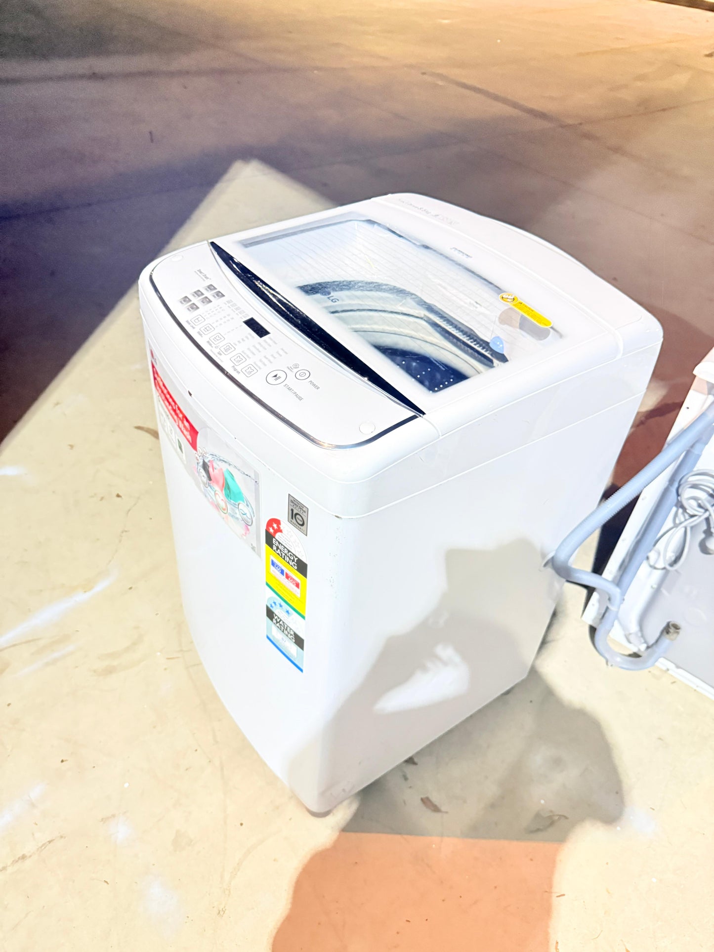 **LG 8.5 KGS TOP LOADER WASHING MACHINE**
