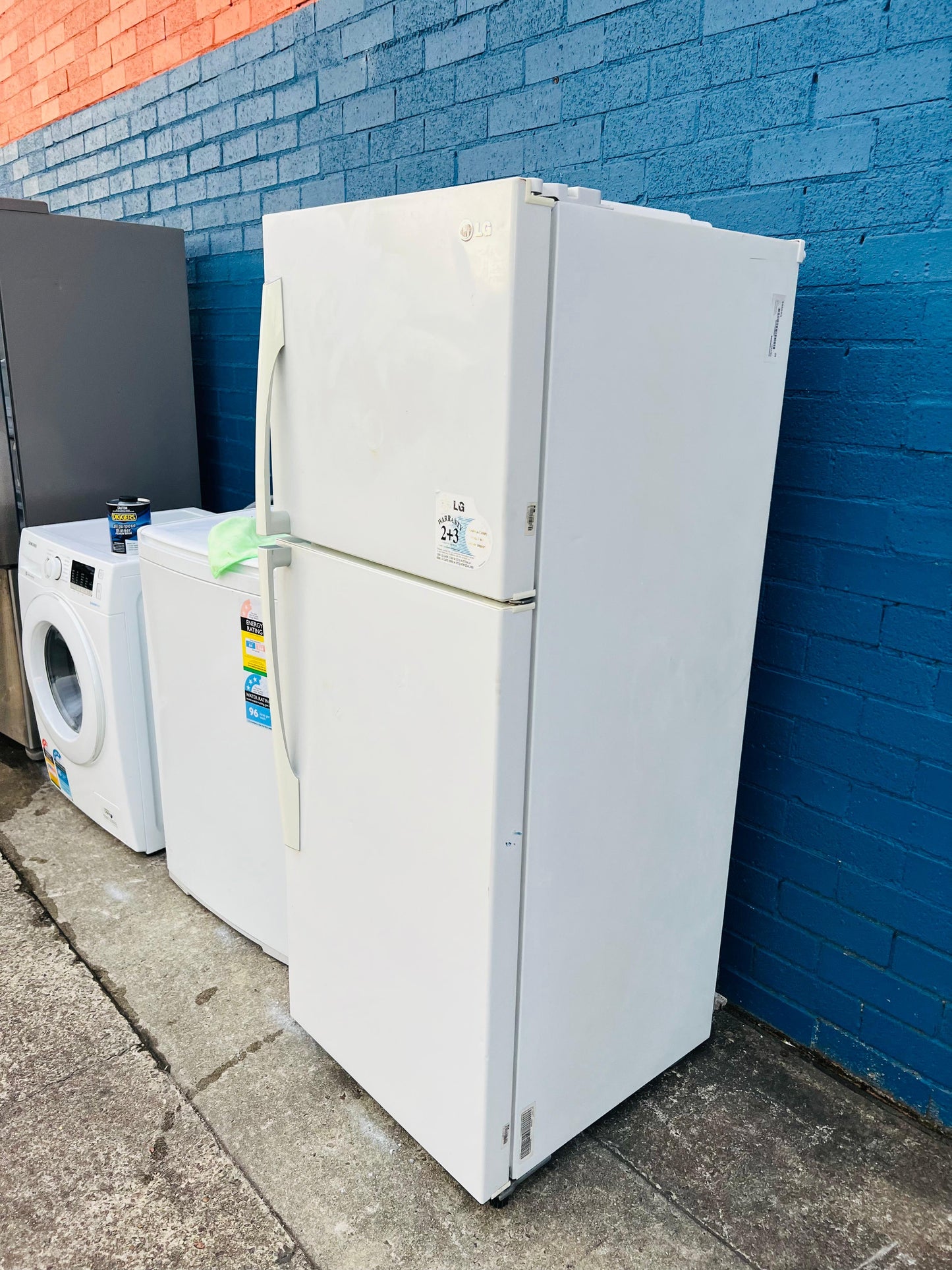 **LG 315 LITRES FRIDGE FREEZER**