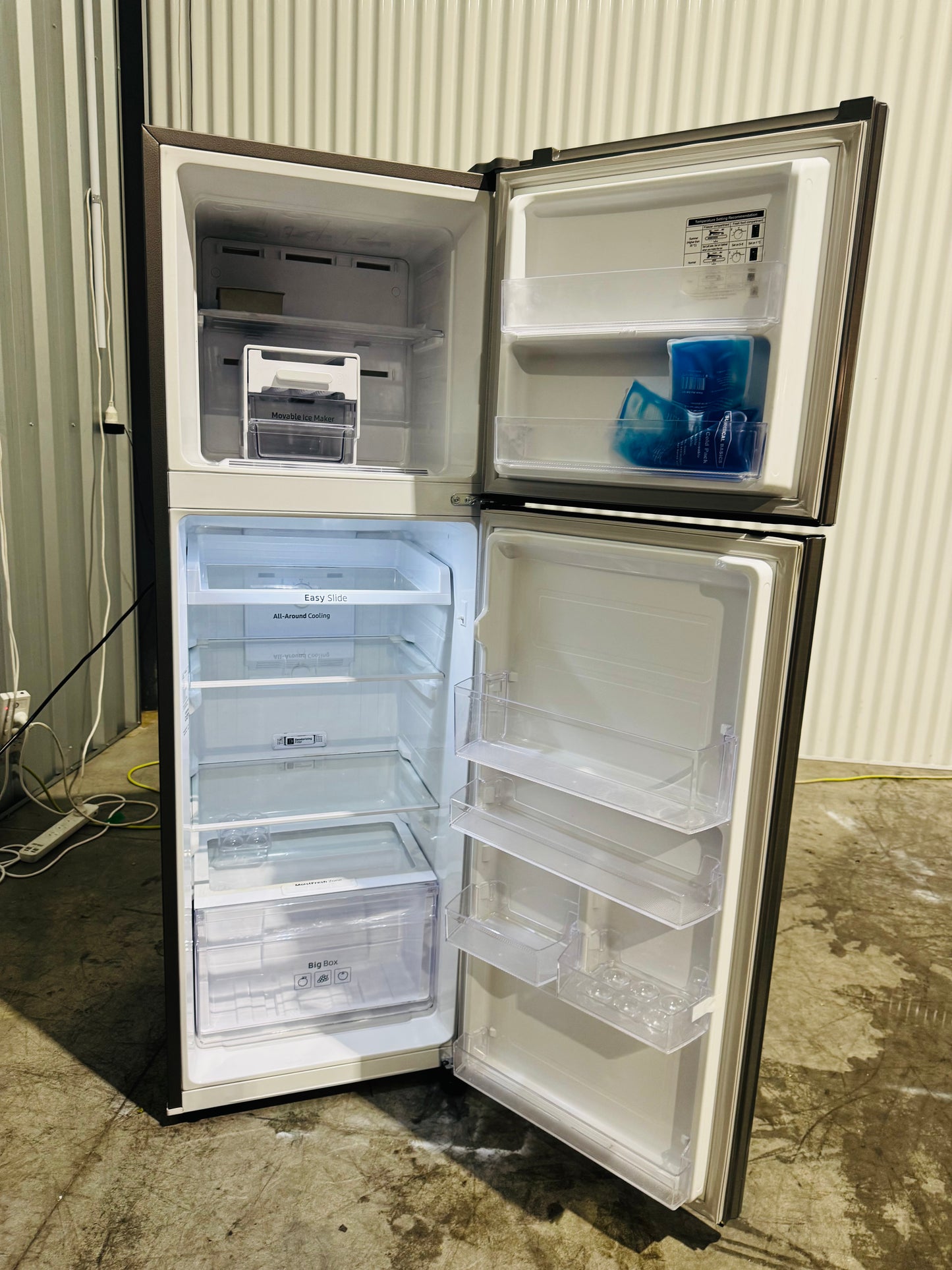 SAMSUNG 270 LITRES FRIDGE FREEZER & 6.5 KGS TOP LOADER WASHING MACHINE COMBO PACKAGE DEAL