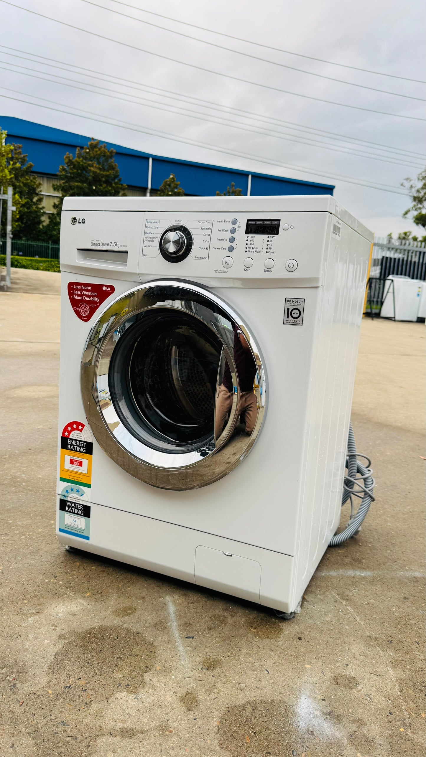 LG 7.5KGS FRONT LOADER WASHING MACHINE