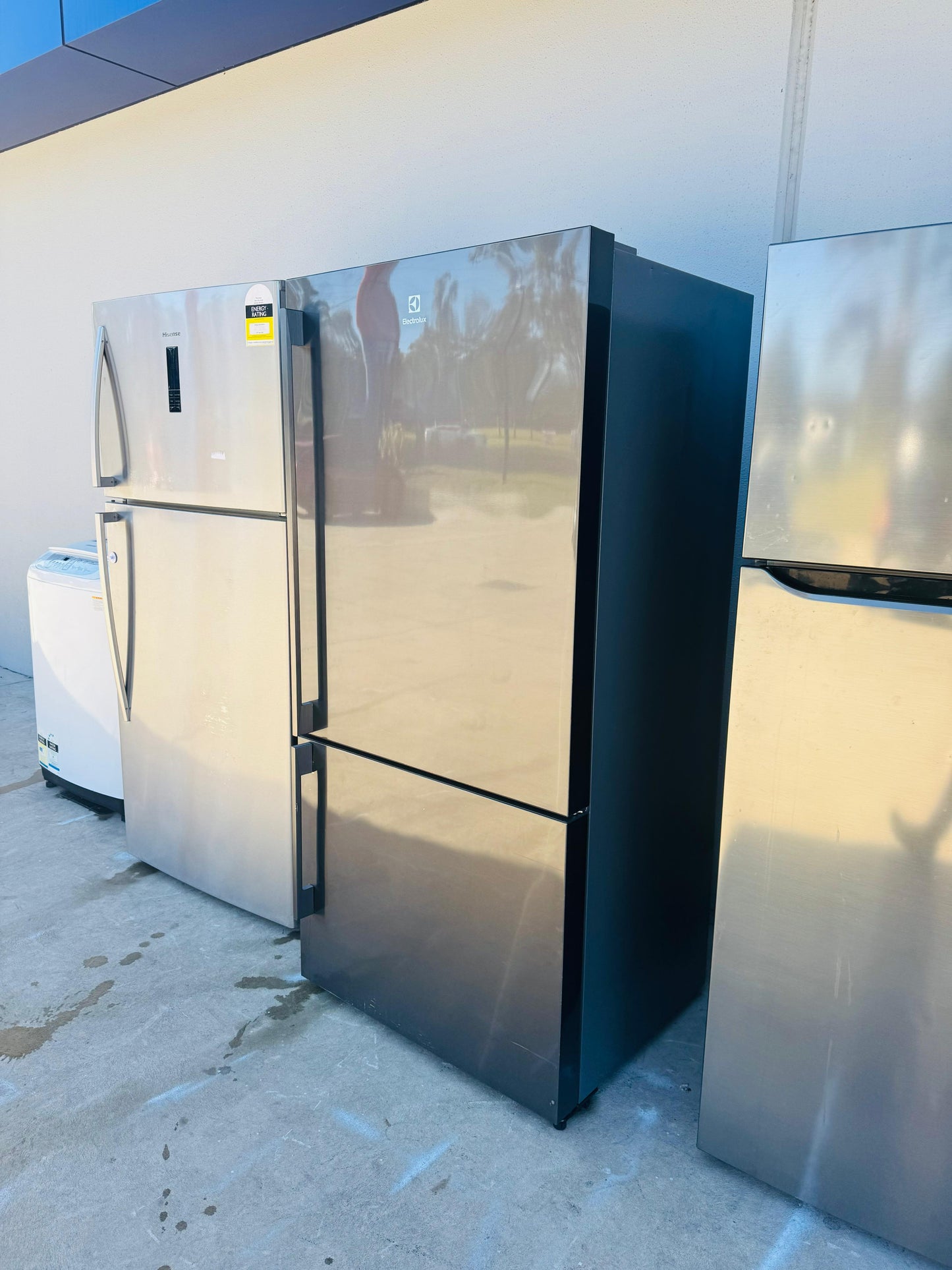 ELECTROLUX 529 LITRES FRIDGE FREEZER