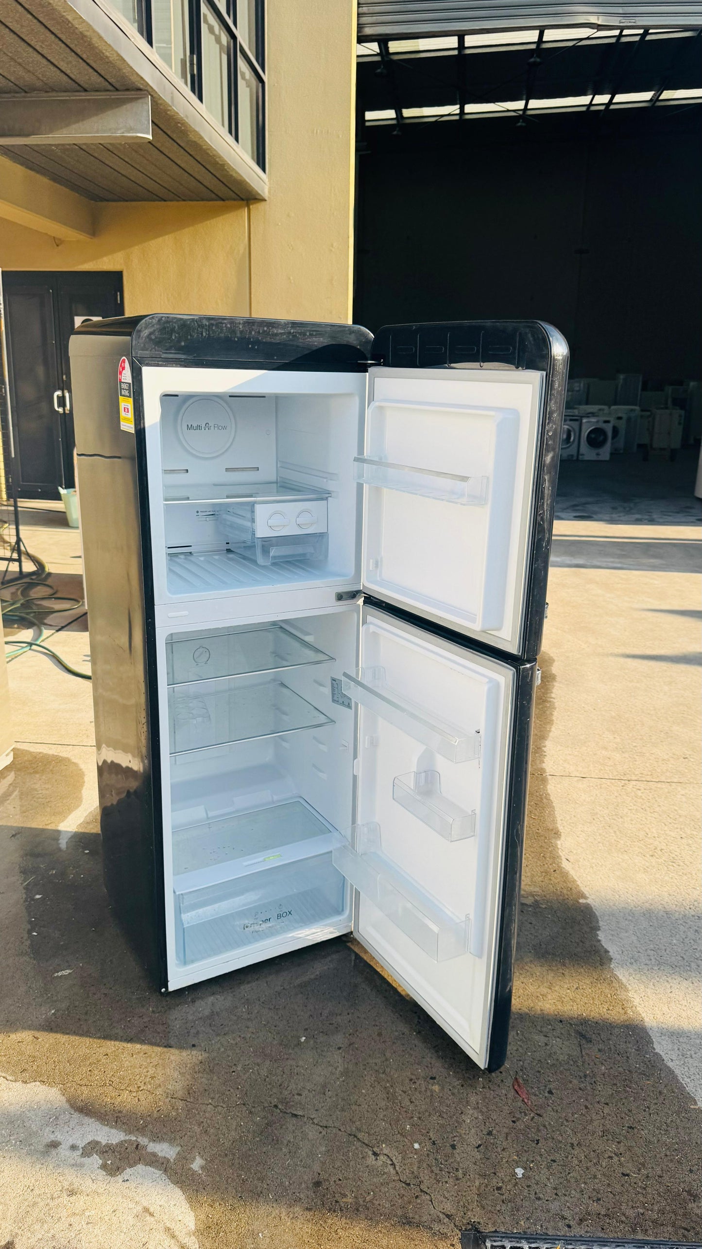 CHIQ 216 LITRES FRIDGE FREEZER