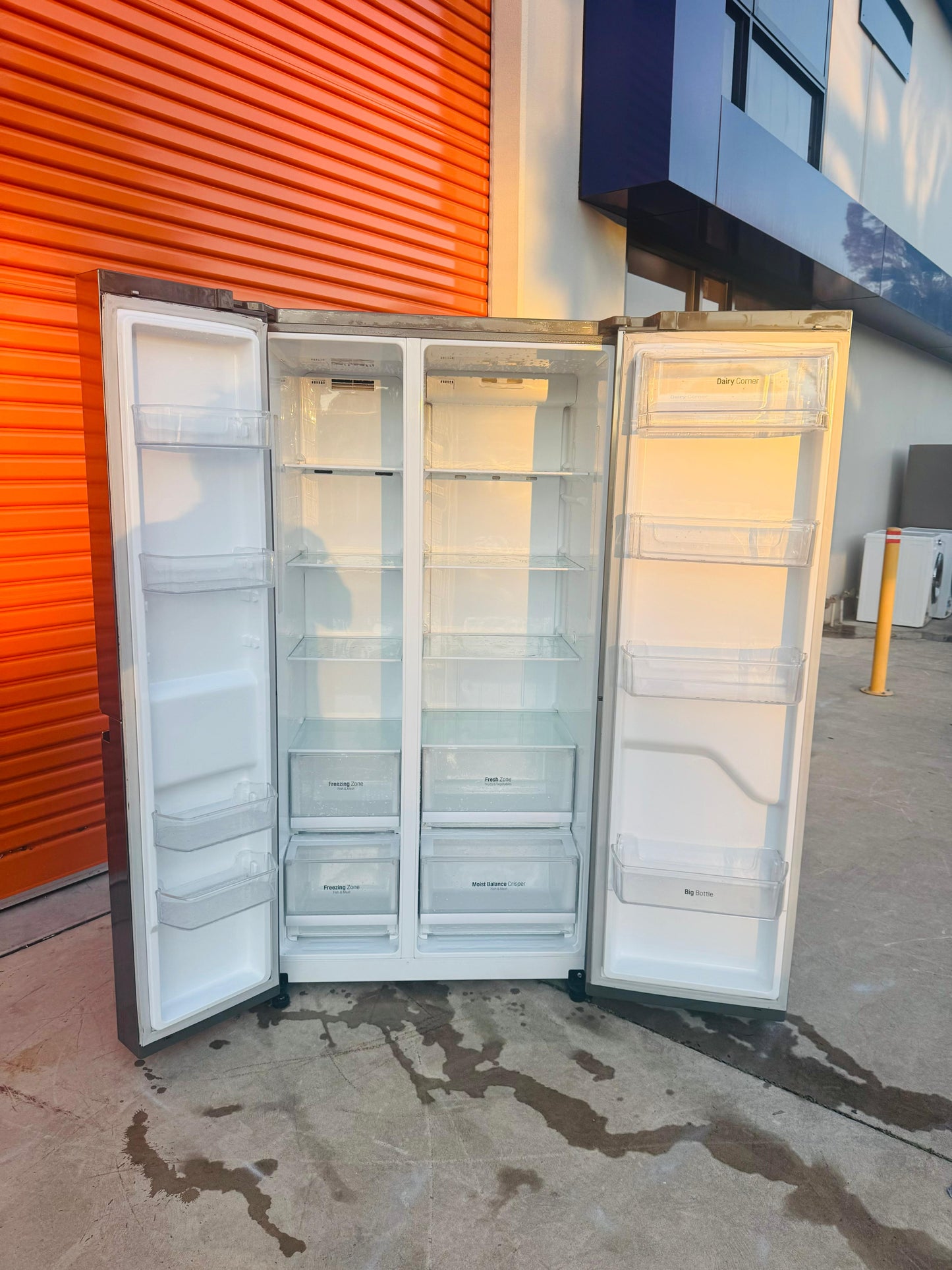 LG SIDE BY SIDE 687 LITRES FRIDGE FREEZER