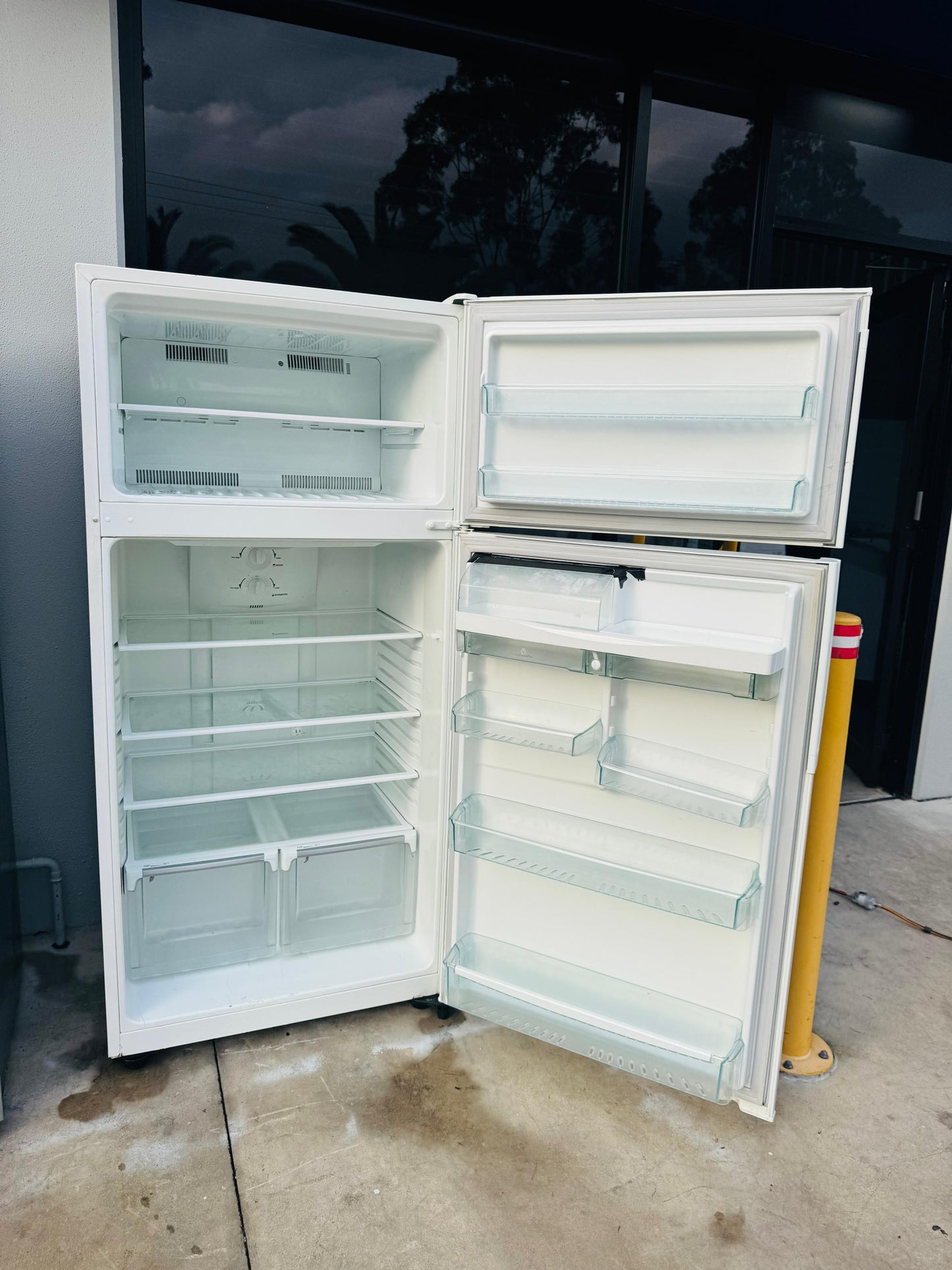 WESTING HOUSE 520 LITRES FRIDGE FREEZER