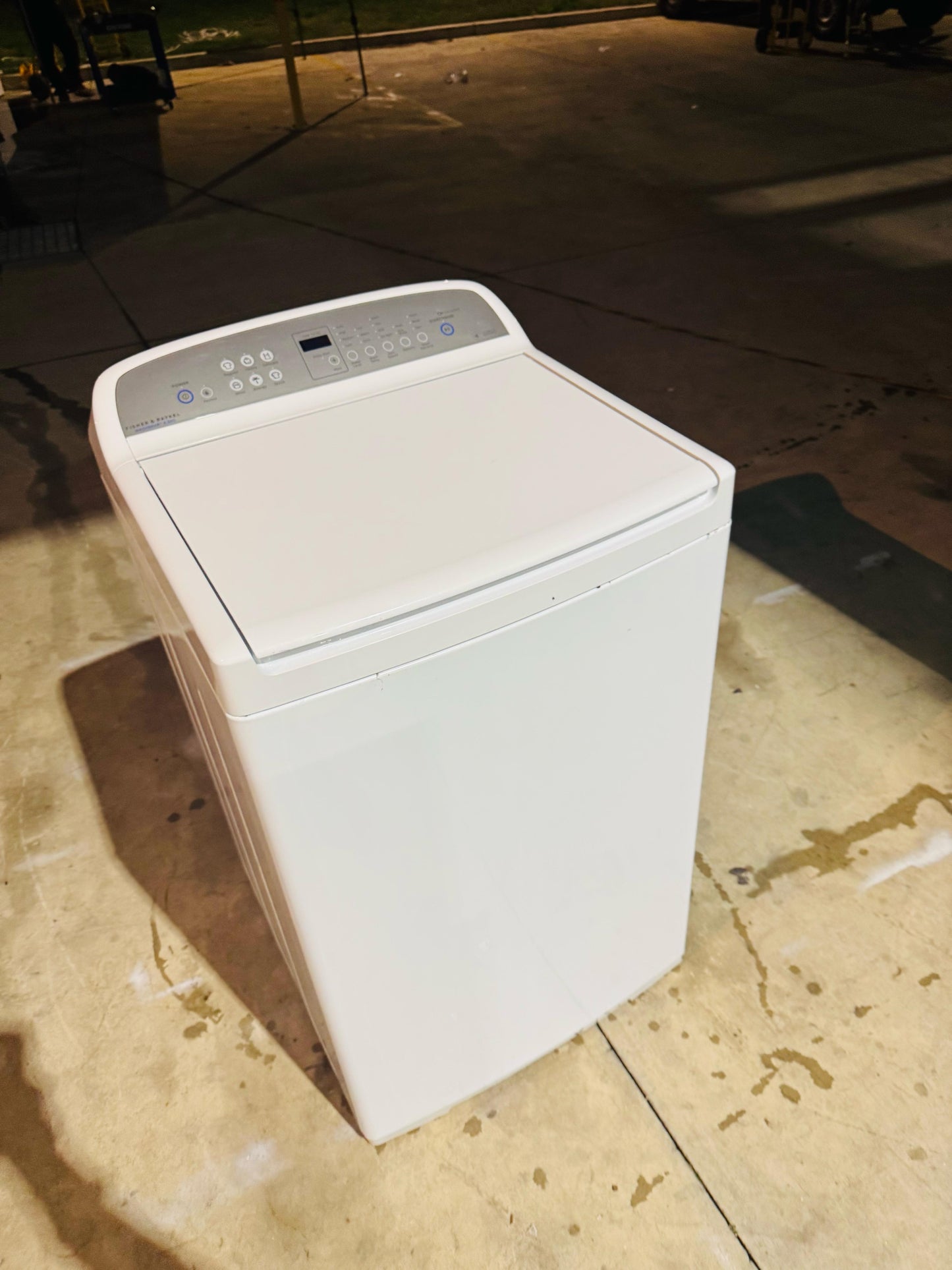 **FISHER & PAYKEL 8.5KGS TOP LOADER WASHING MACHINE** FREE DELIVERY