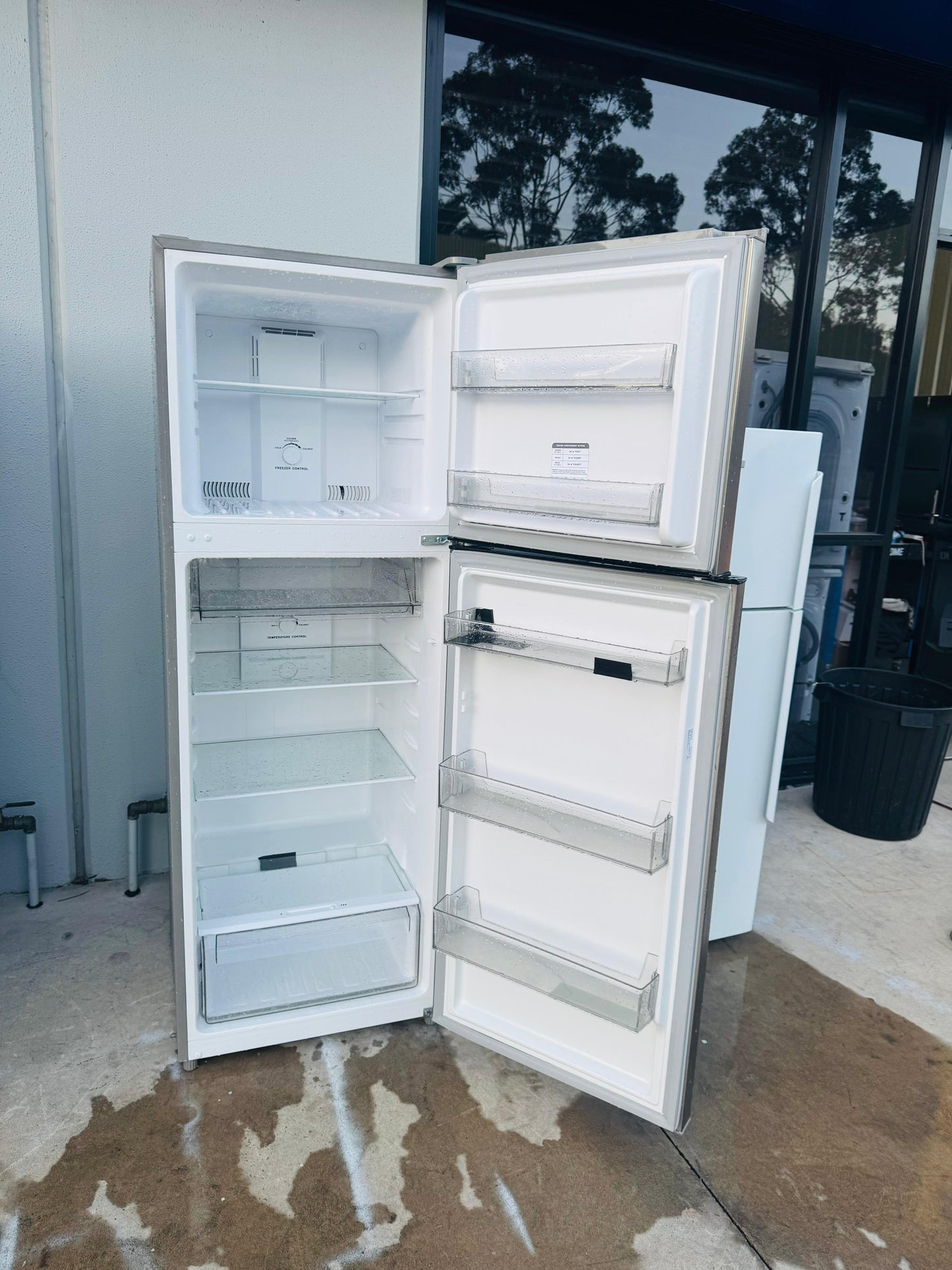 SEIKI 366 LITRES FRIDGE FREEZER