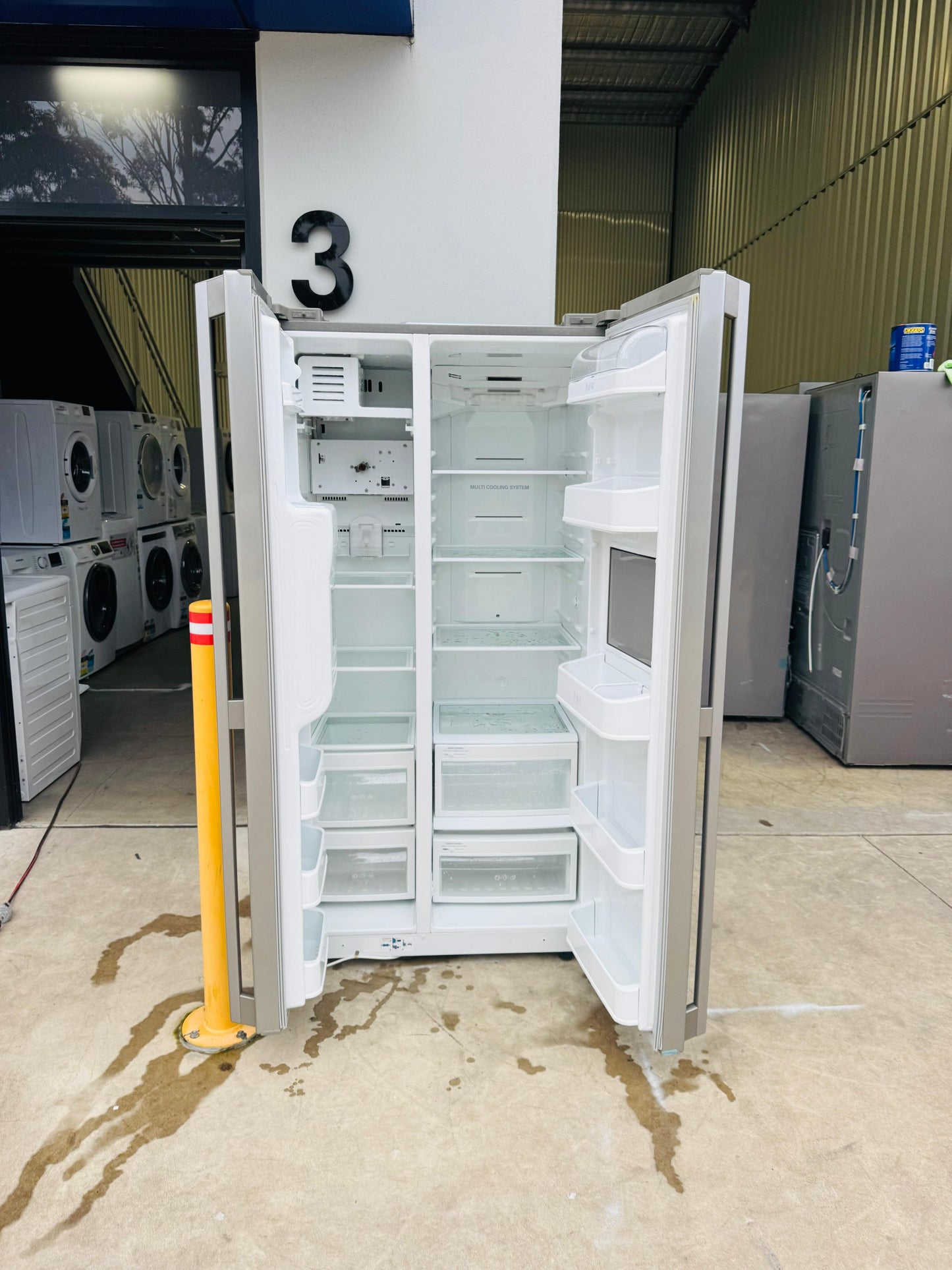LG SIDE BY SIDE 567 FRIDGE FREEZER