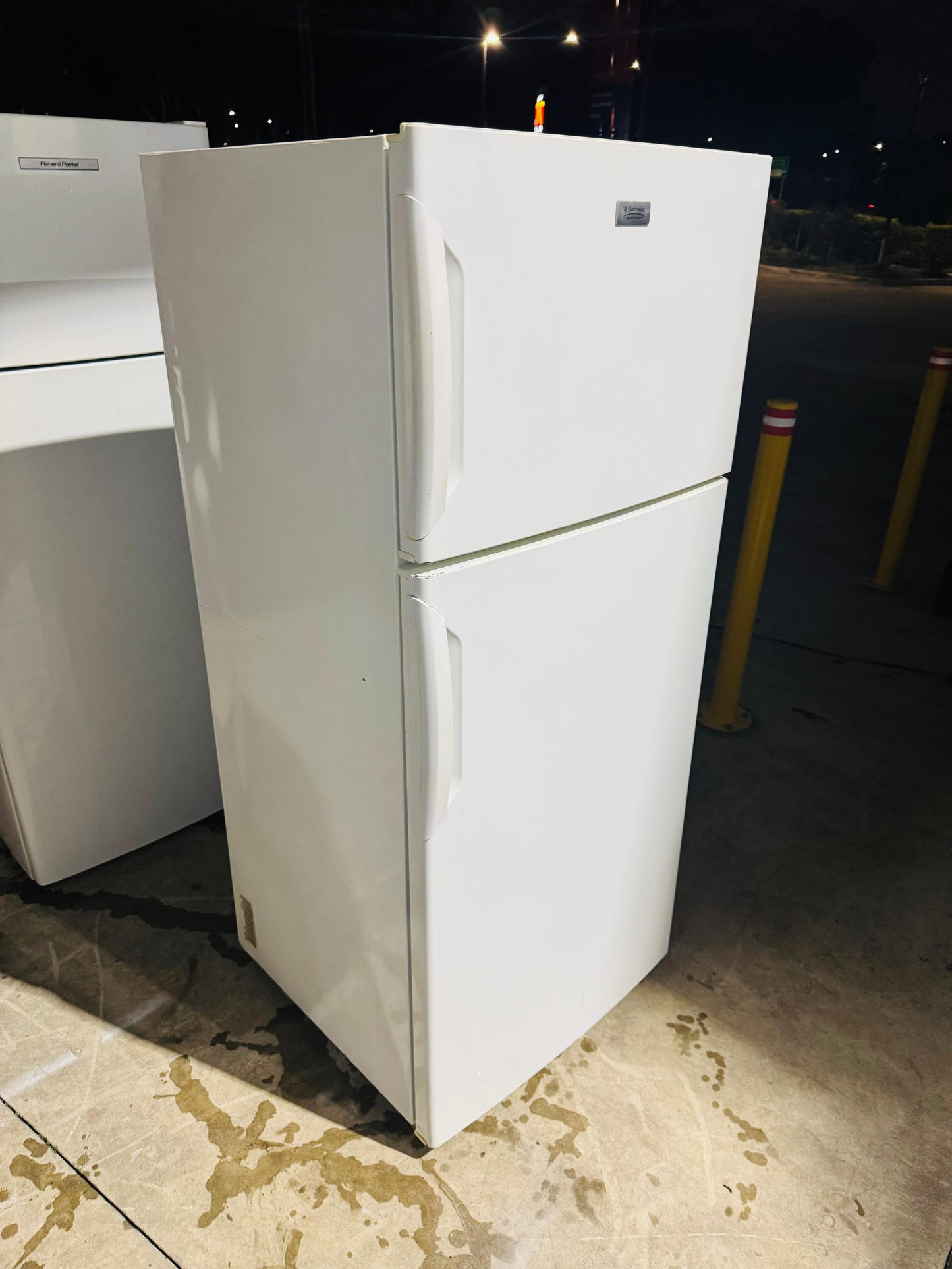 ELECTROLUX 416 LITRES FRIDGE FREEZER