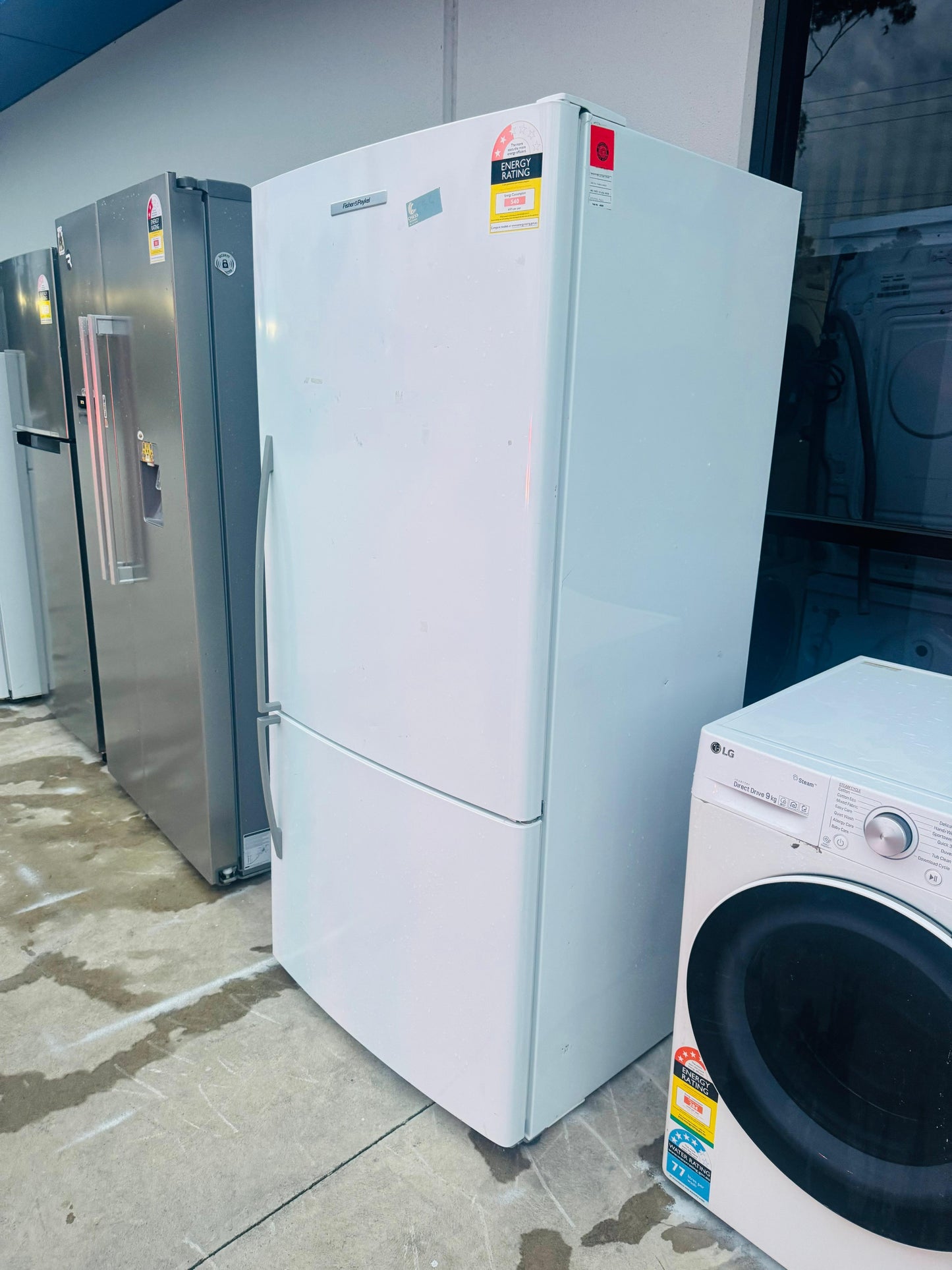 FISHER AND PAYKEL 519 LITRES FRIDGE FREEZER