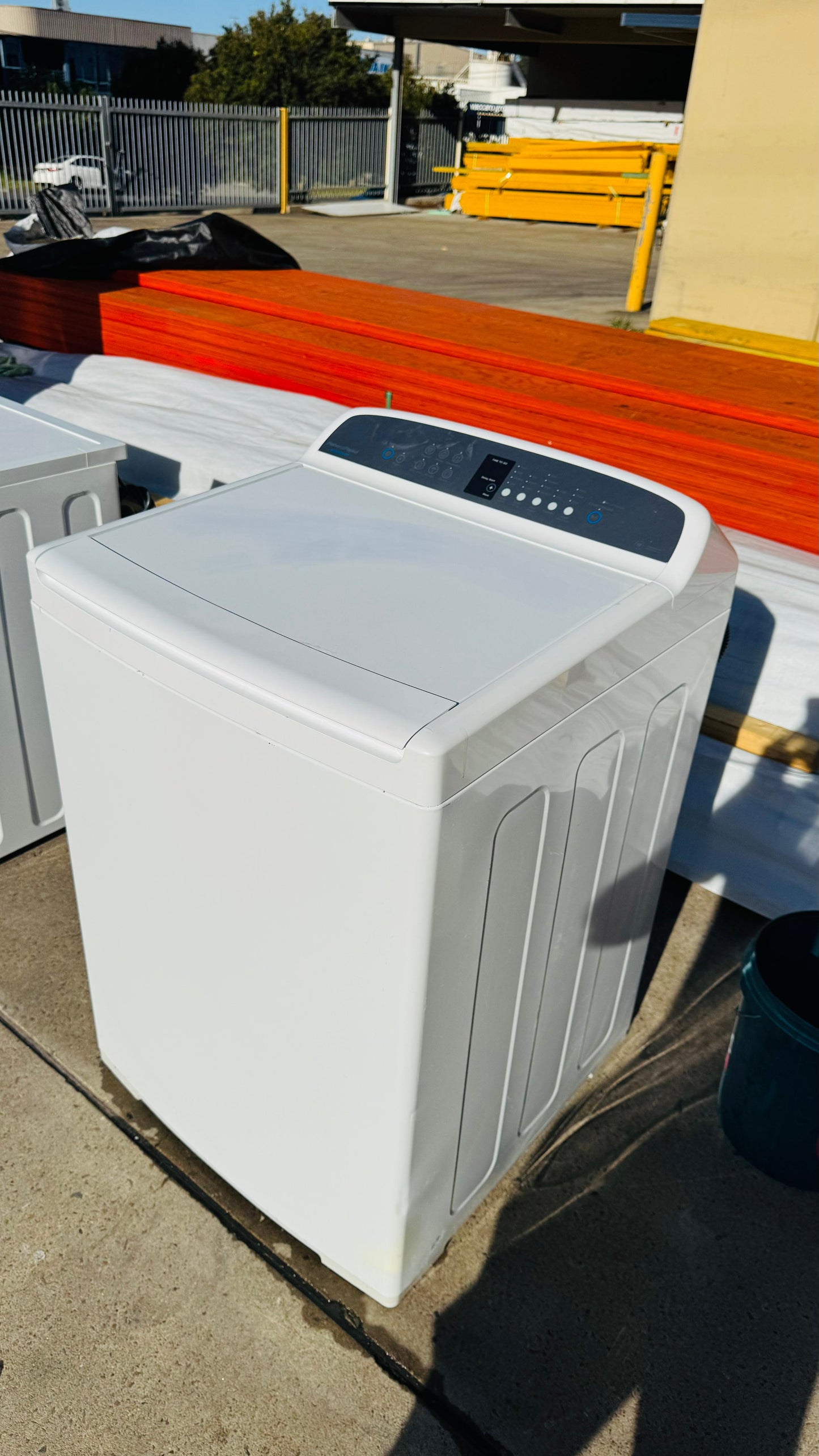 FISHER AND PAYKEL 10KGS TOP LOADER WASHING MACHINE