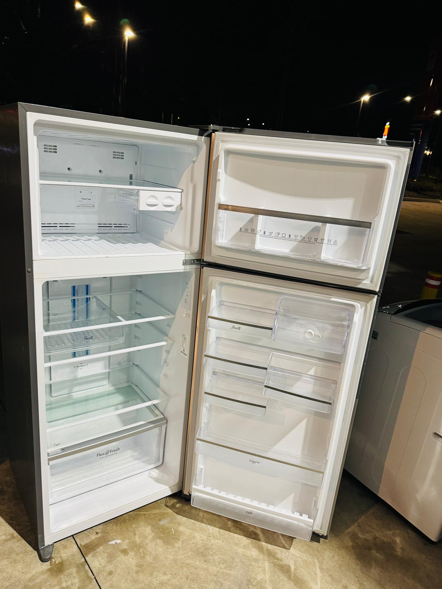 WESTING HOUSE 462 LITRES FRIDGE FREEZER