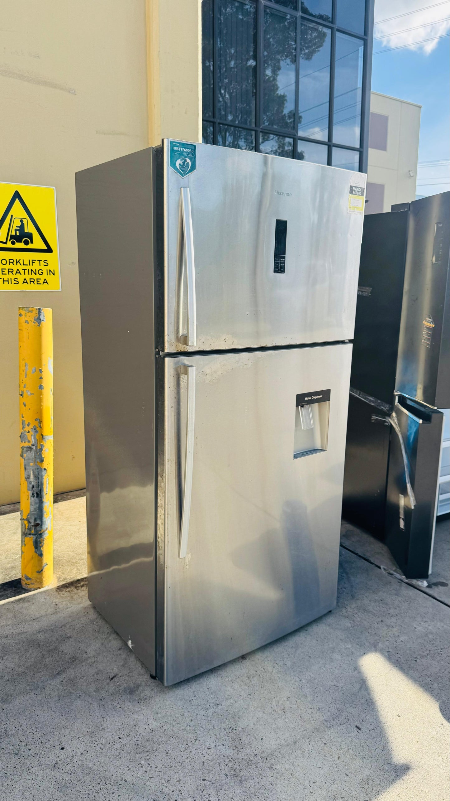 HISENSE 600 LITRES FRIDGE FREEZER