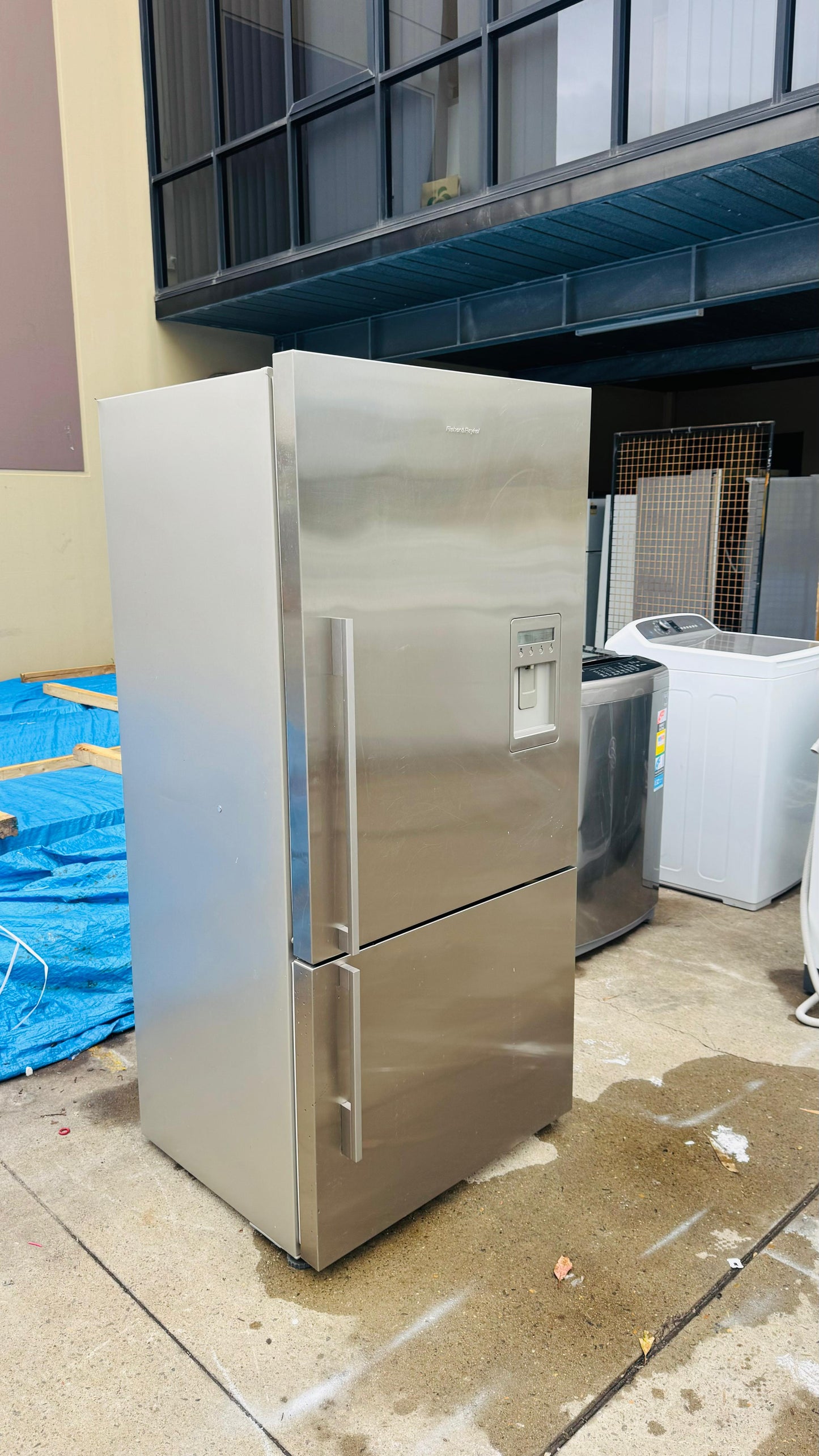 FISHER AND PAYKEL 519 LITRES FRIDGE FREEZER