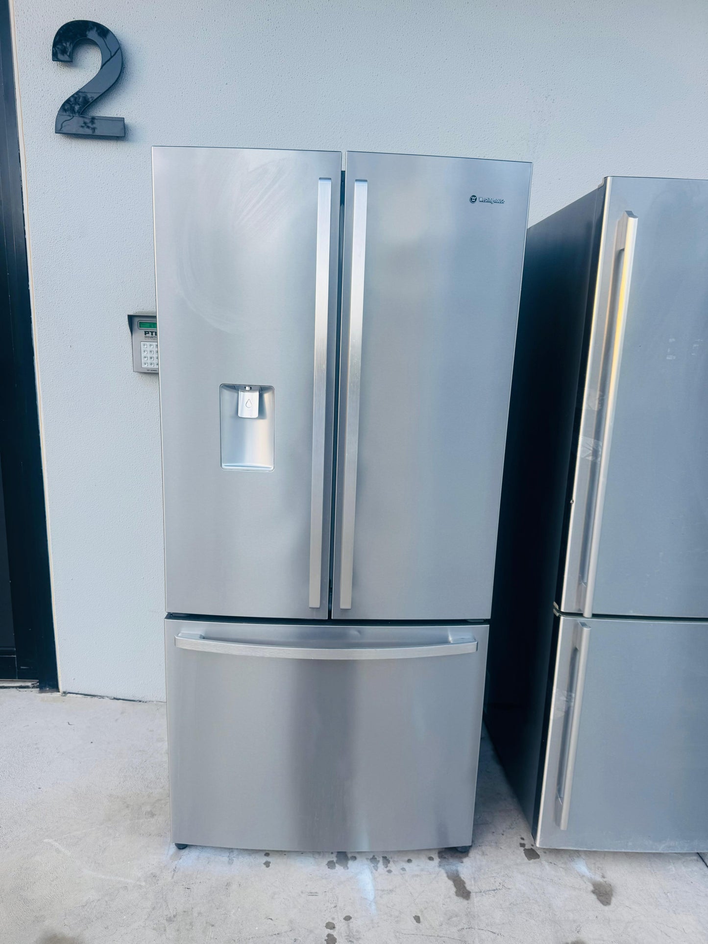 WESTING HOUSE FRENCH DOOR 524 FRIDGE FREEZER