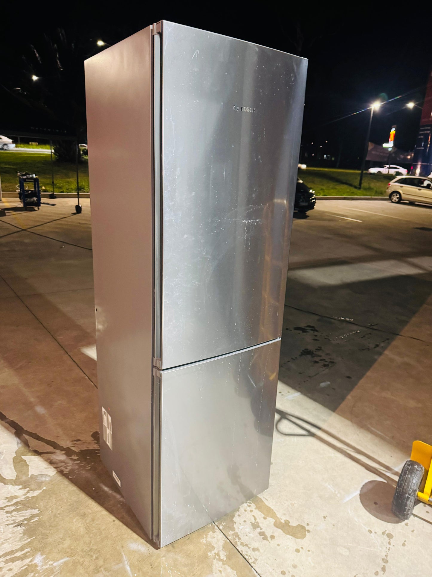 BOSCH 351 LITRES FRIDGE FREEZER