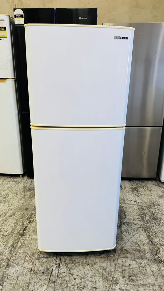 SAMSUNG 216 LITRES FRIDGE FREEZER