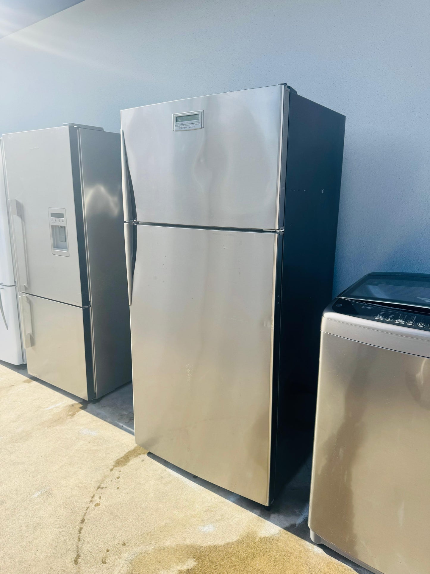 WESTING HOUSE 517 LITRES FRIDGE FREEZER