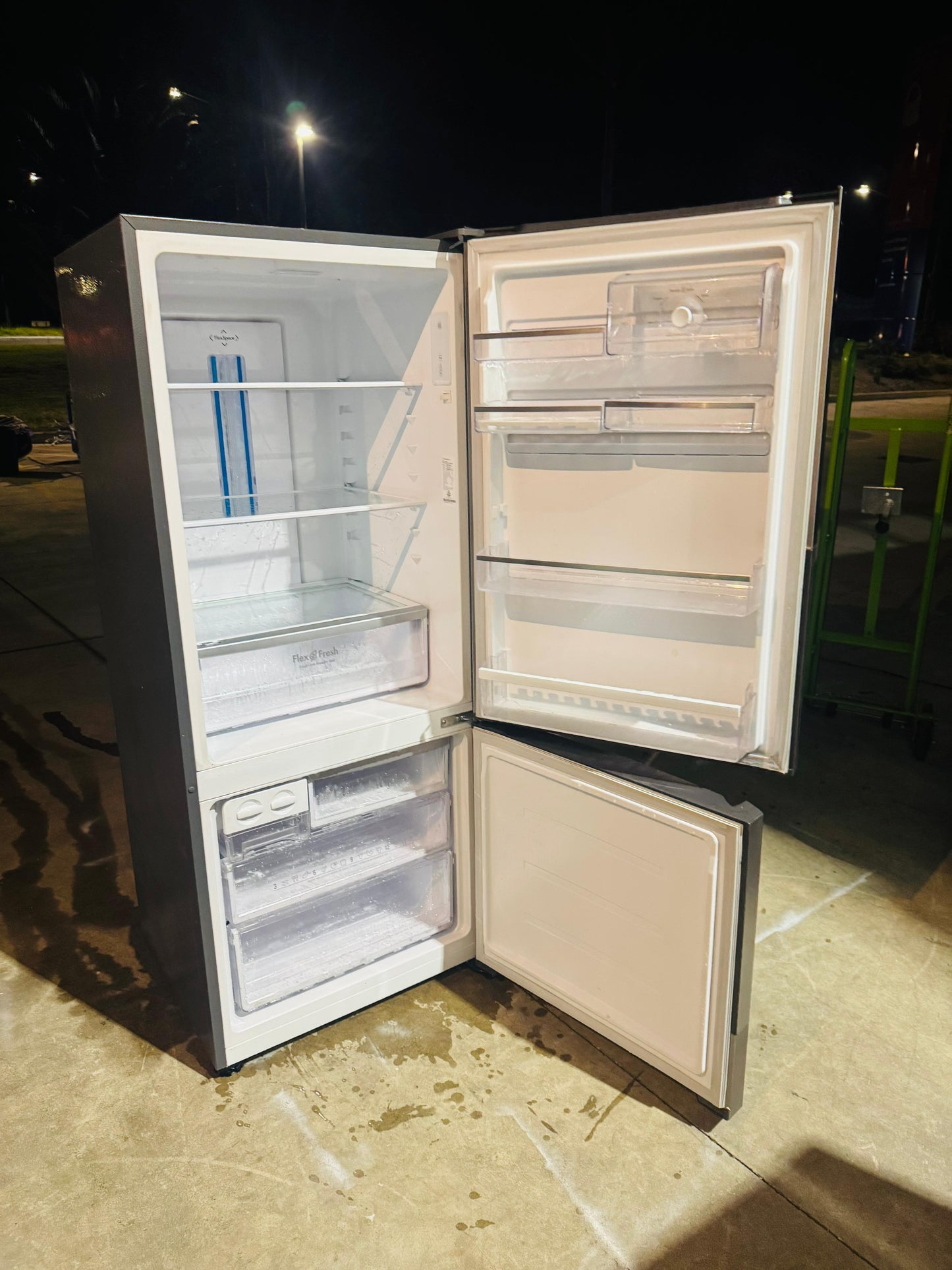 WESTINGHOUSE 454 LITRES FRIDGE FREEZER