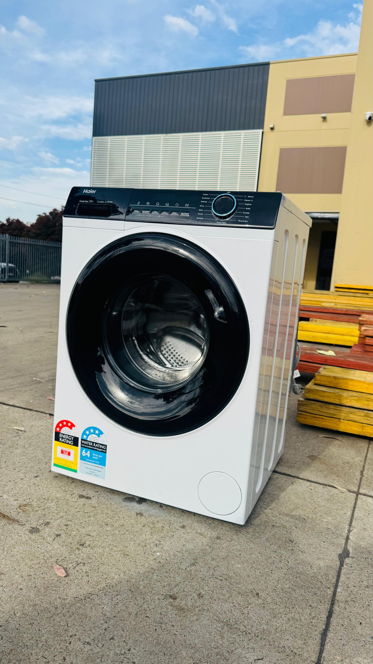 HAIER 7.5KGS FRONT LOADER WASHING MACHINE