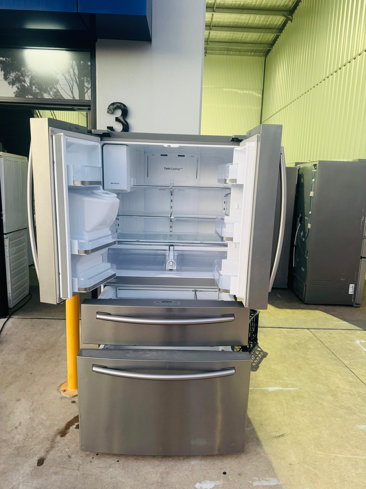 SAMSUNG FRENCH DOOR 680 LITRES FRIDGE FREEZER