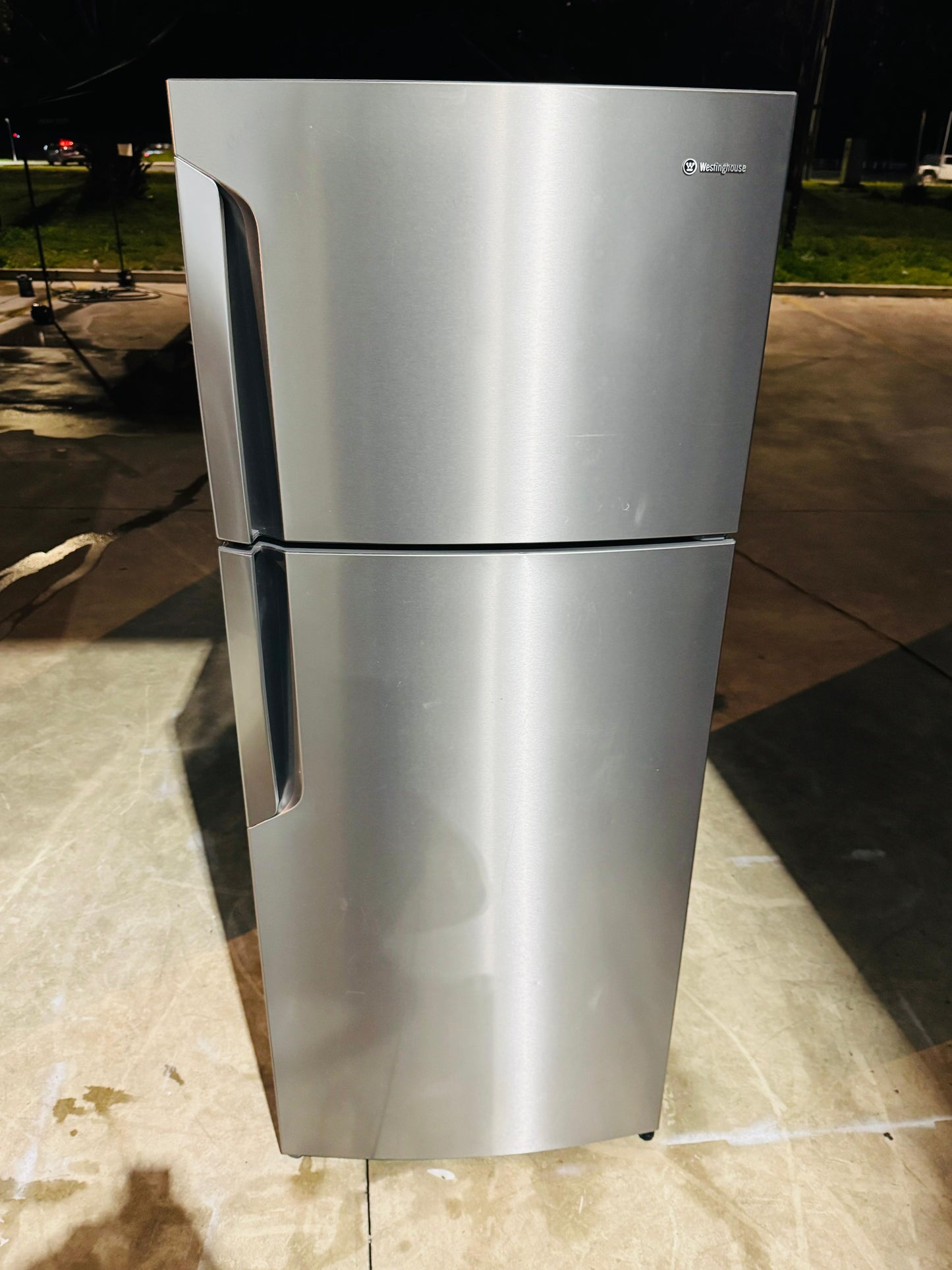 WESTING HOUSE 462 LITRES FRIDGE FREEZER