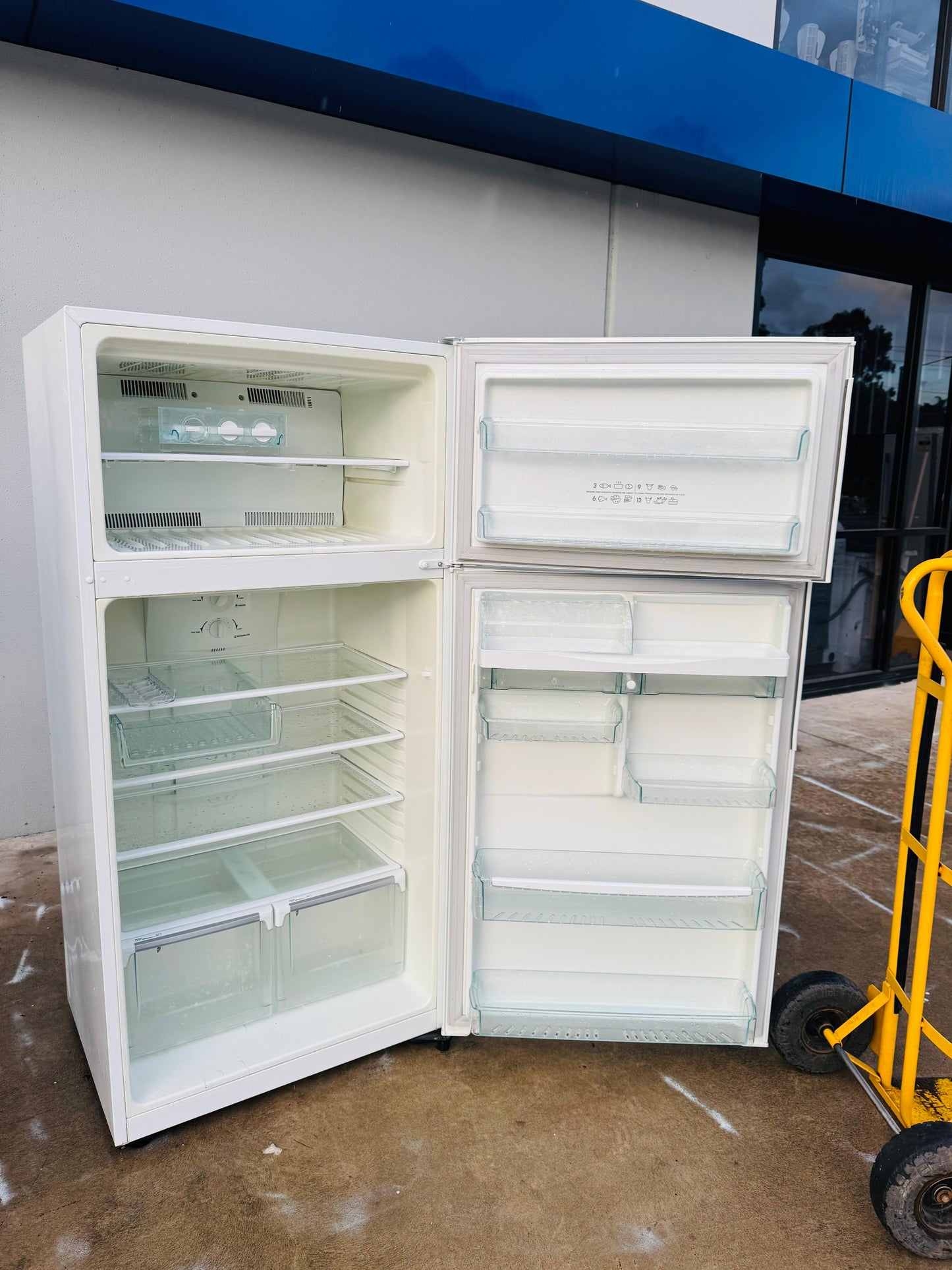 WESTING HOUSE 520 LITRES FRIDGE FREEZER