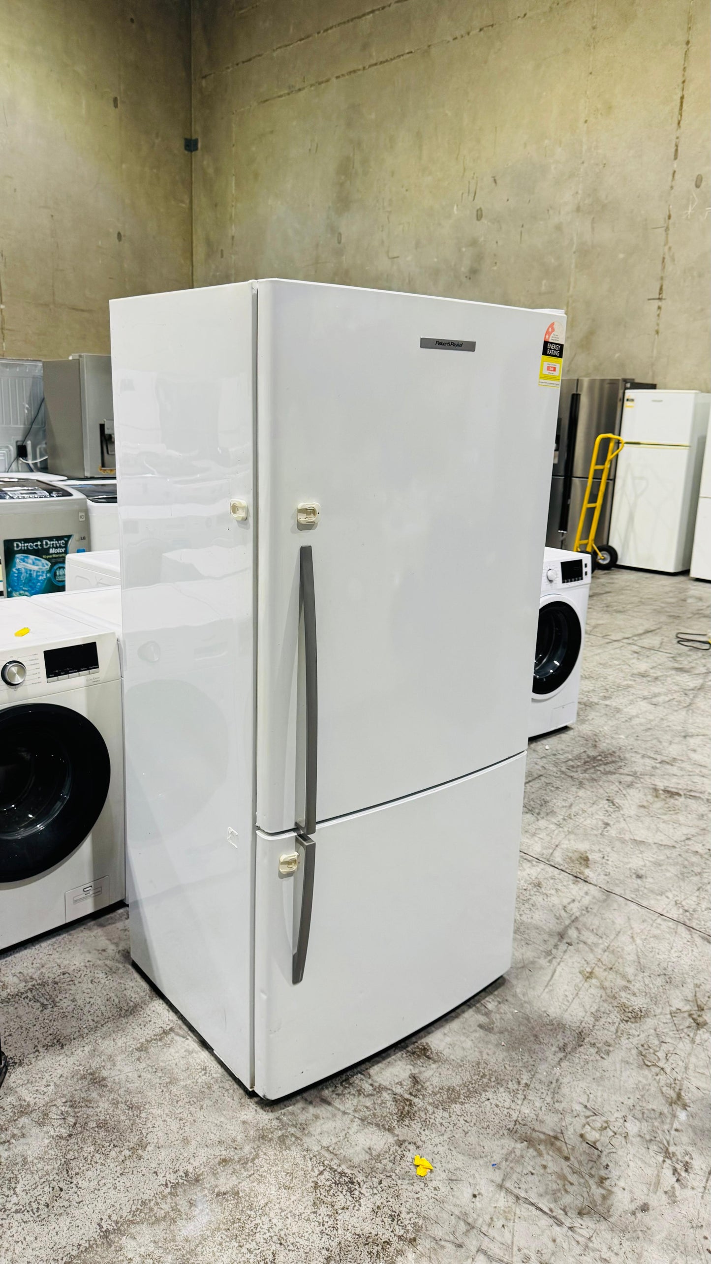 FISHER AND PAYKEL 522 LITRES FRIDGE FREEZER