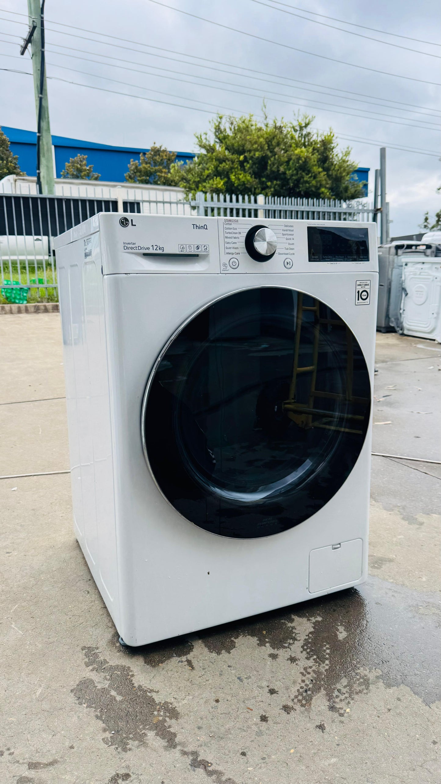 LG 12KGS FRONT LOADER WASHING MACHINE