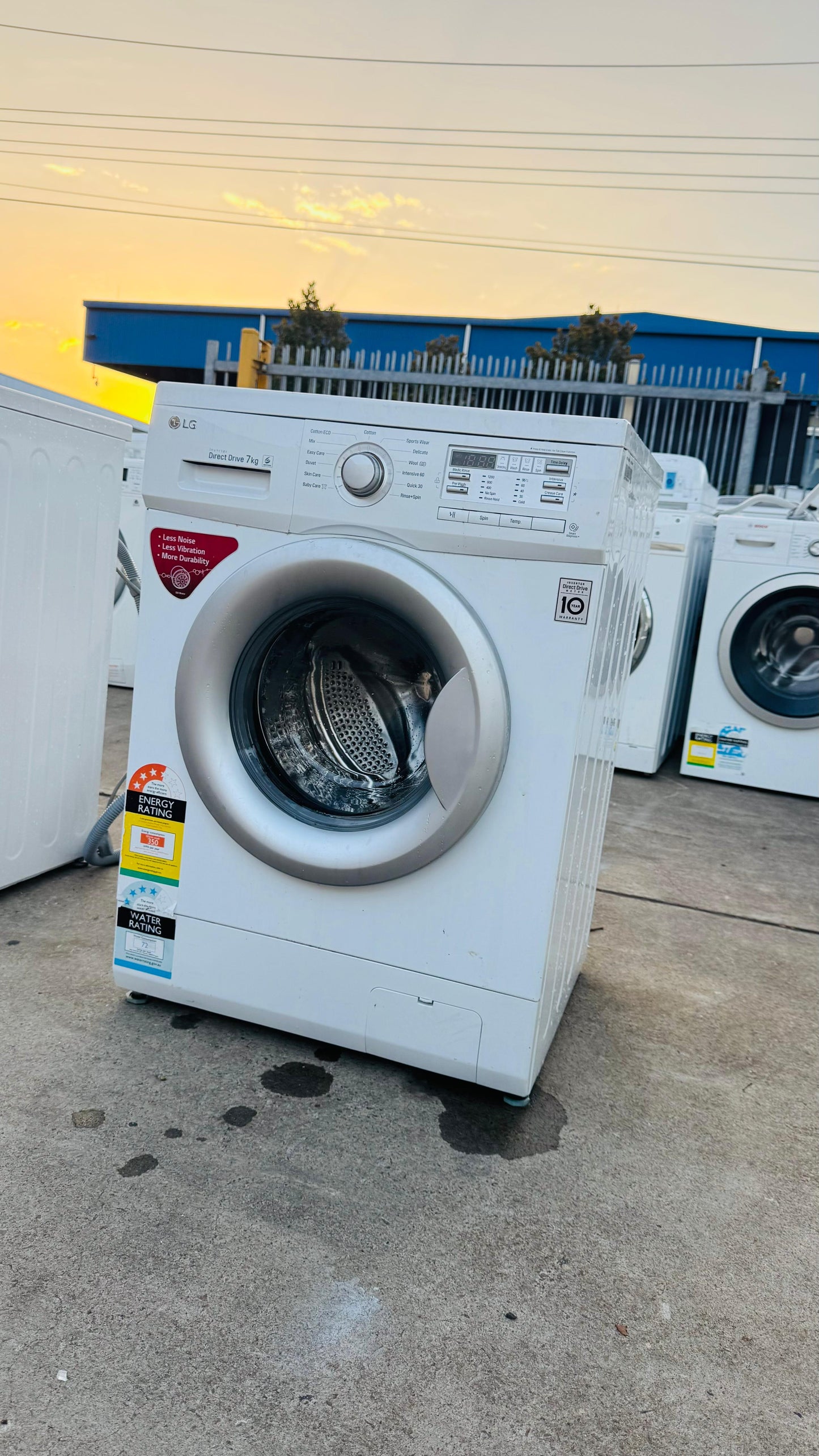 LG 7KGS FRONT LOADER WASHING MACHINE