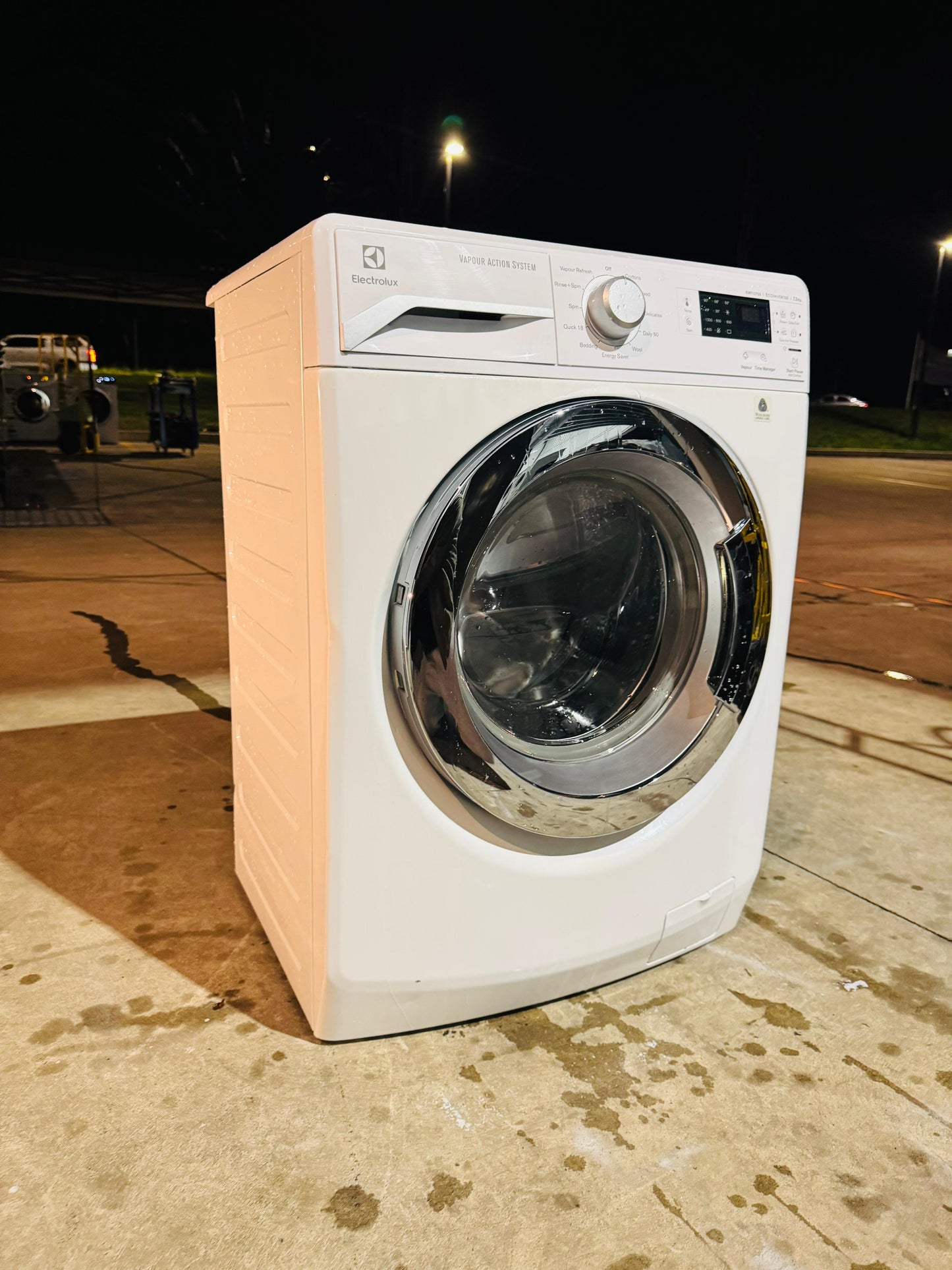ELECTROLUX 7.5KGS FRONT LOADER WASHING MACHINE