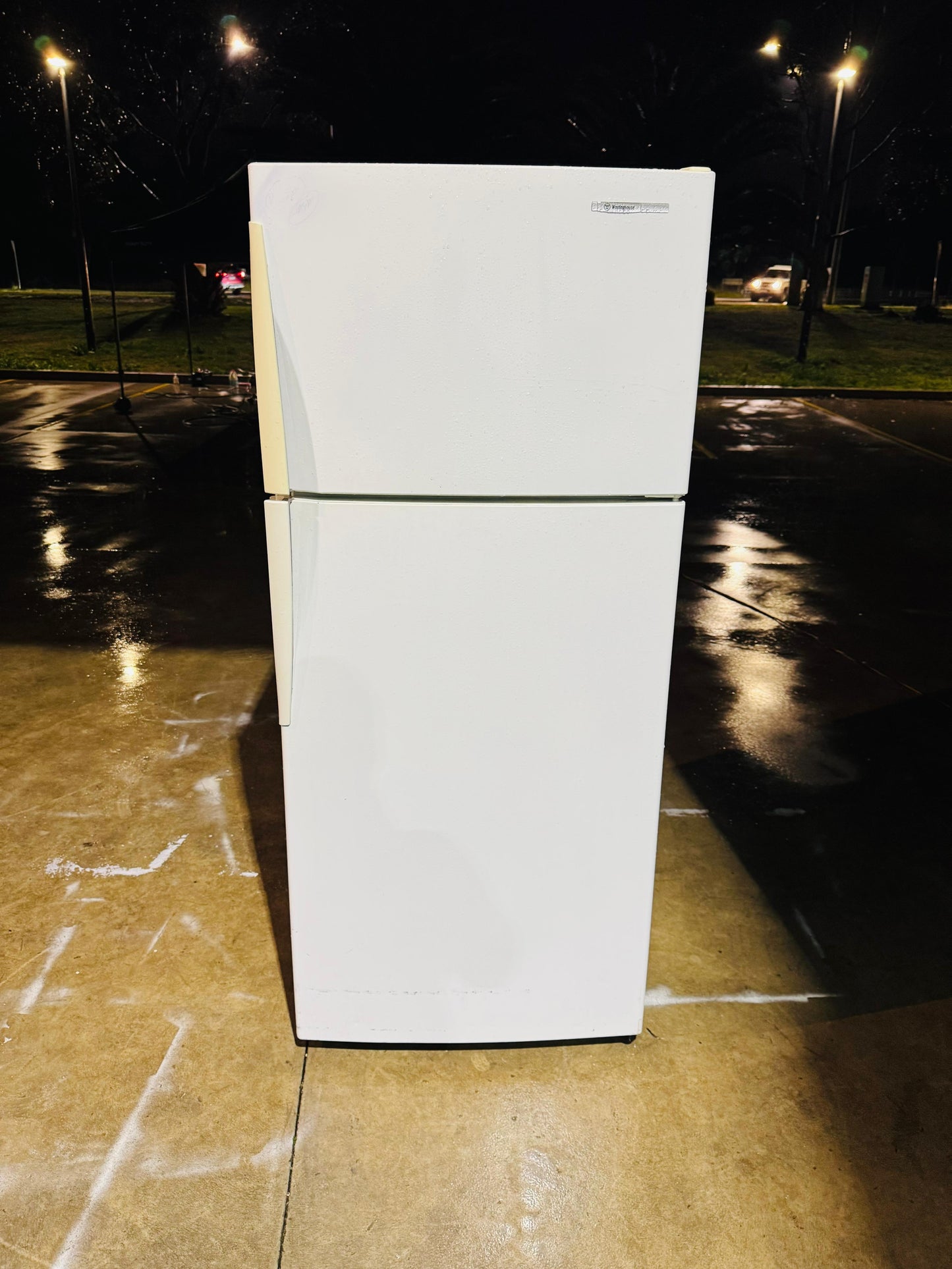 WESTING HOUSE 416 LITRES FRIDGE FREEZER