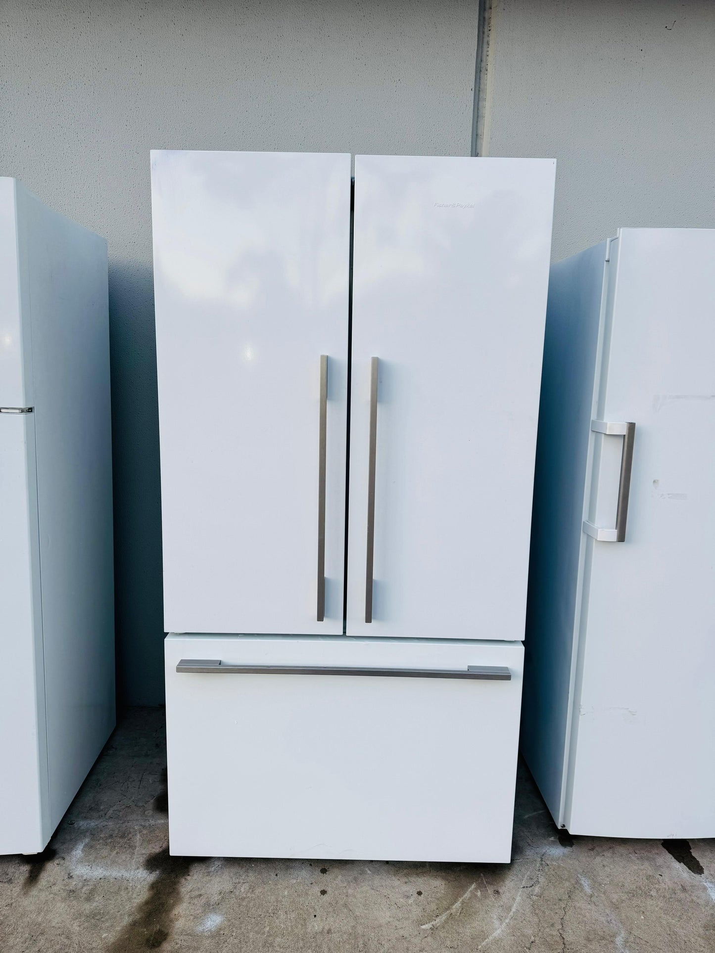 FISHER & PAYKEL 614 LITRES FRENCH DOOR FRIDGE FREEZER