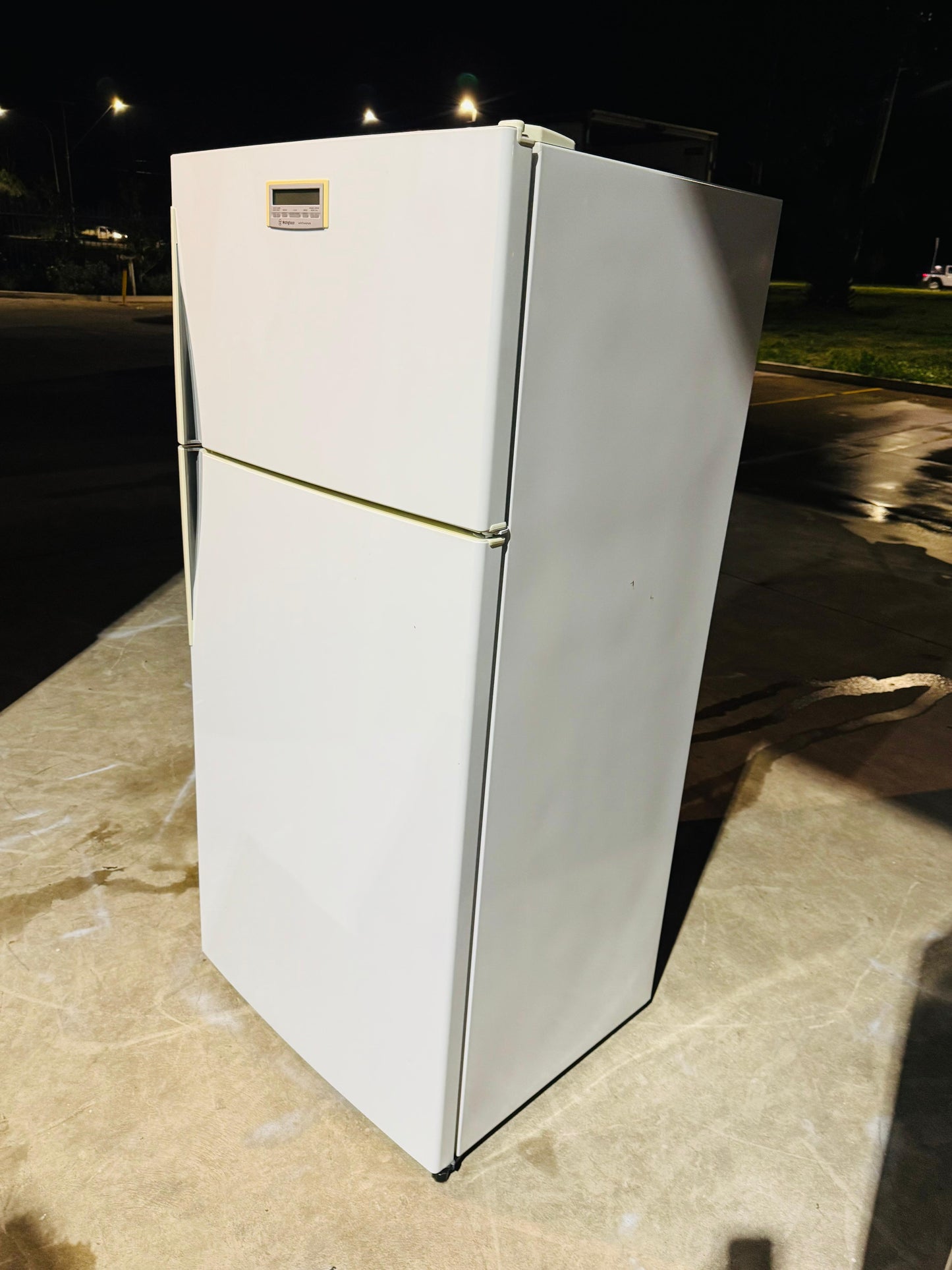 WESTING HOUSE 517 LITRES FRIDGE FREEZER