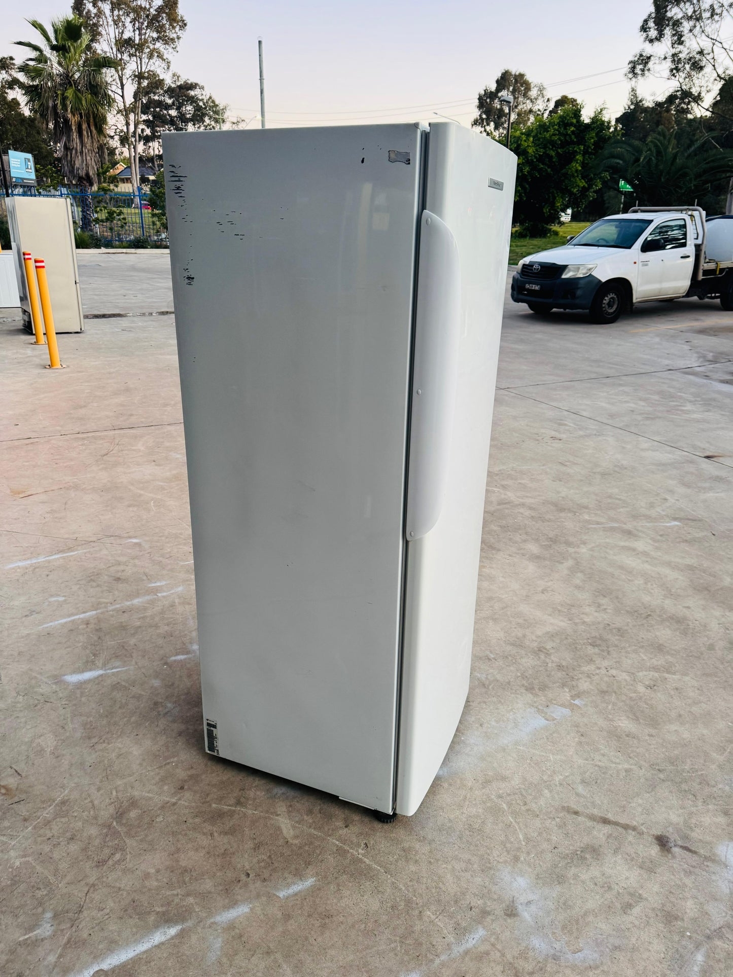 FISHER AND PAYKEL 451 LITRES FRIDGE ONLY NO FREEZER