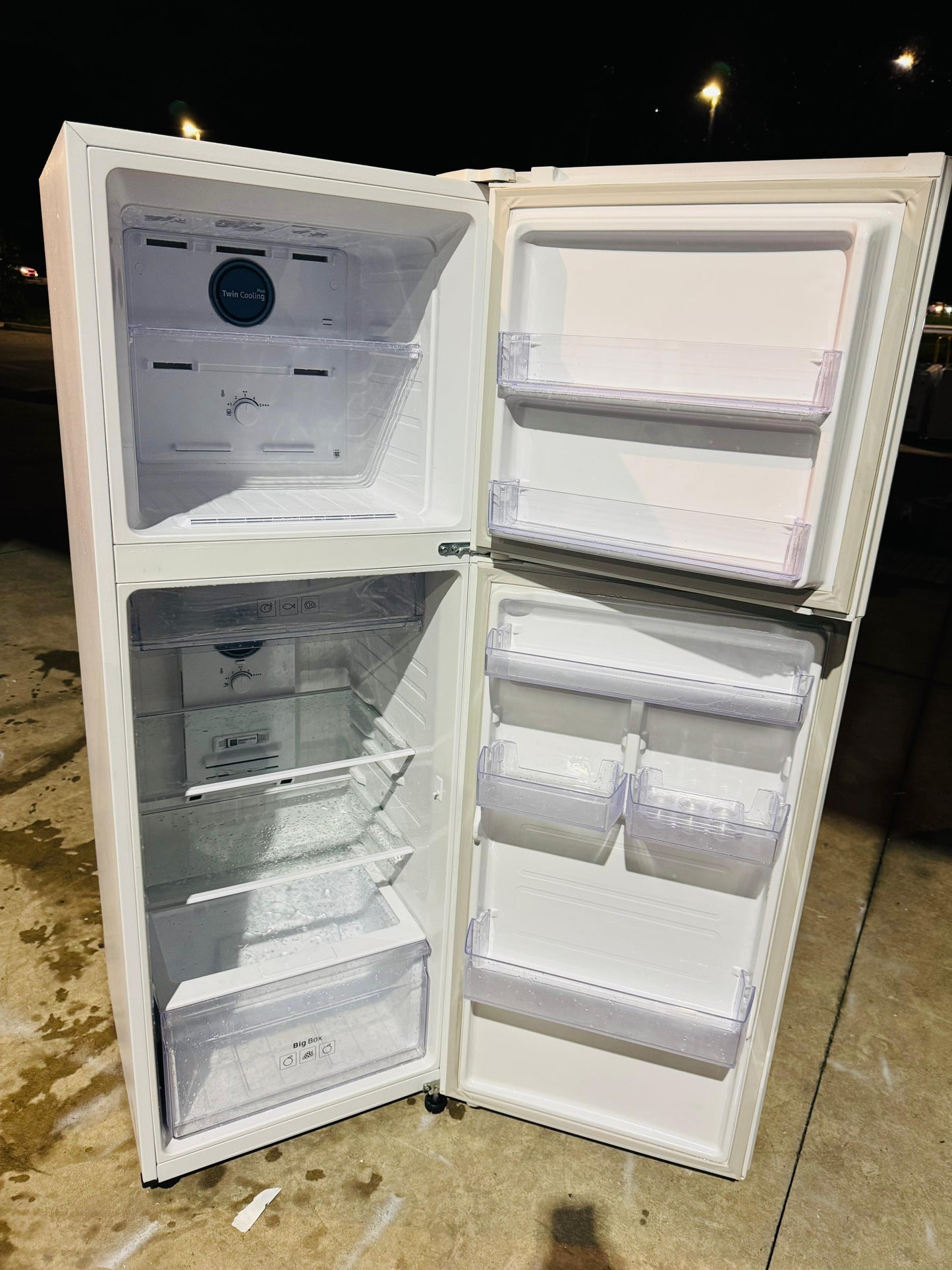 SAMSUNG 343 LITRES FRIDGE FREEZER