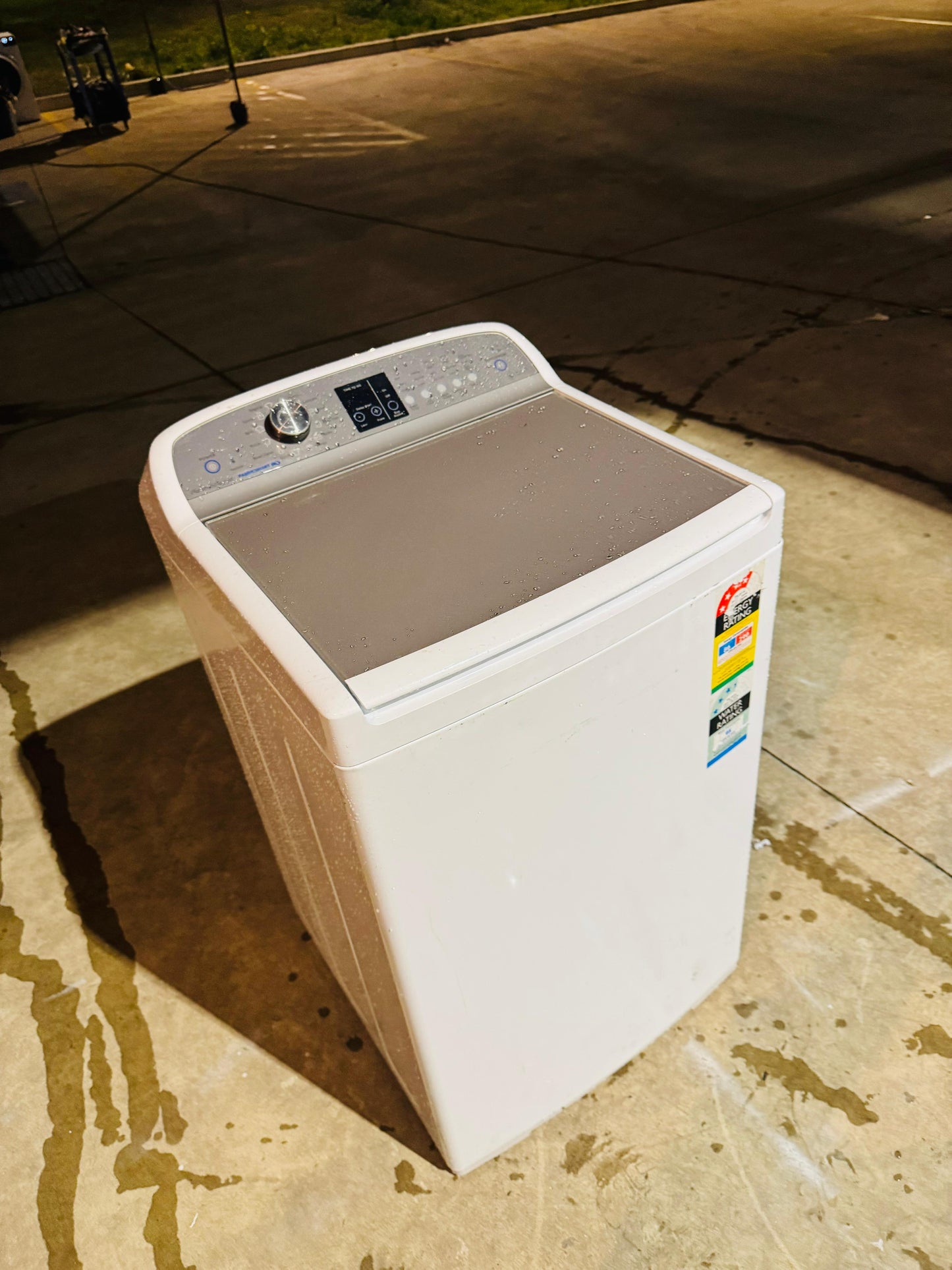 FISHER AND PAYKEL 8KGS TOP LOADER WASHING MACHINE