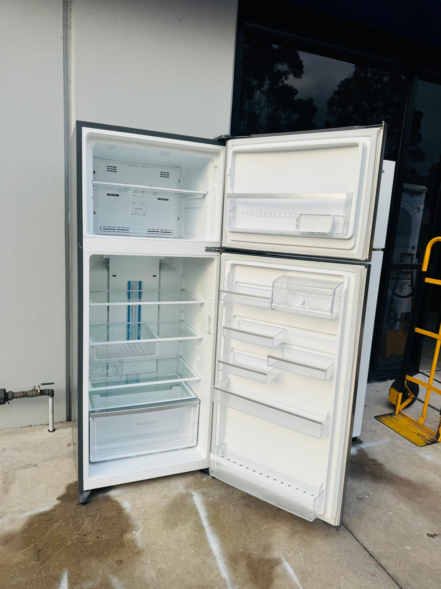 WESTING HOUSE 462 LITRES FRIDGE FREEZER